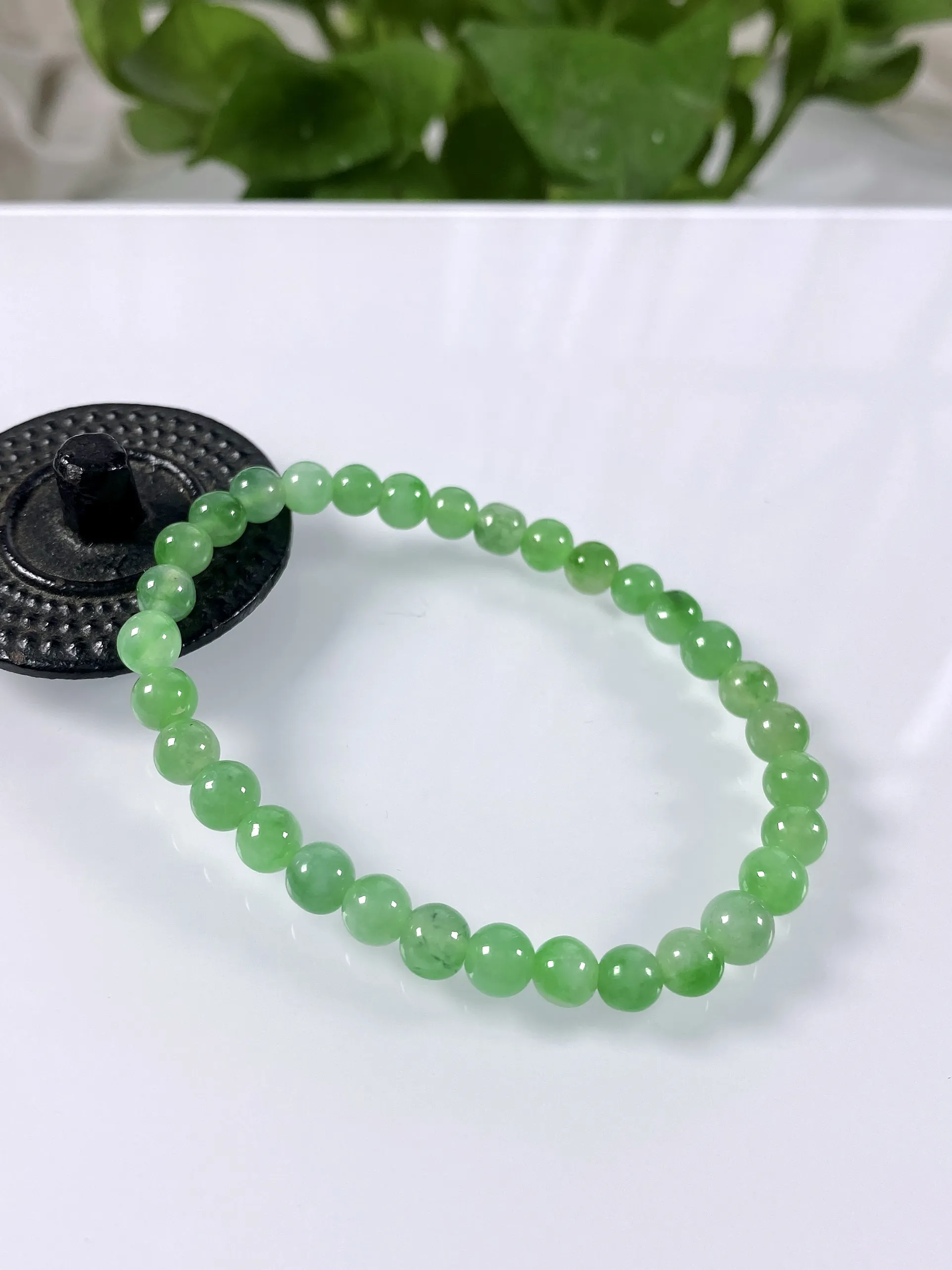 缅甸天然翡翠A货，卡6冰种起光起胶飘阳绿圆珠手串手链，尺寸：6mm/32颗，重量：10.36g