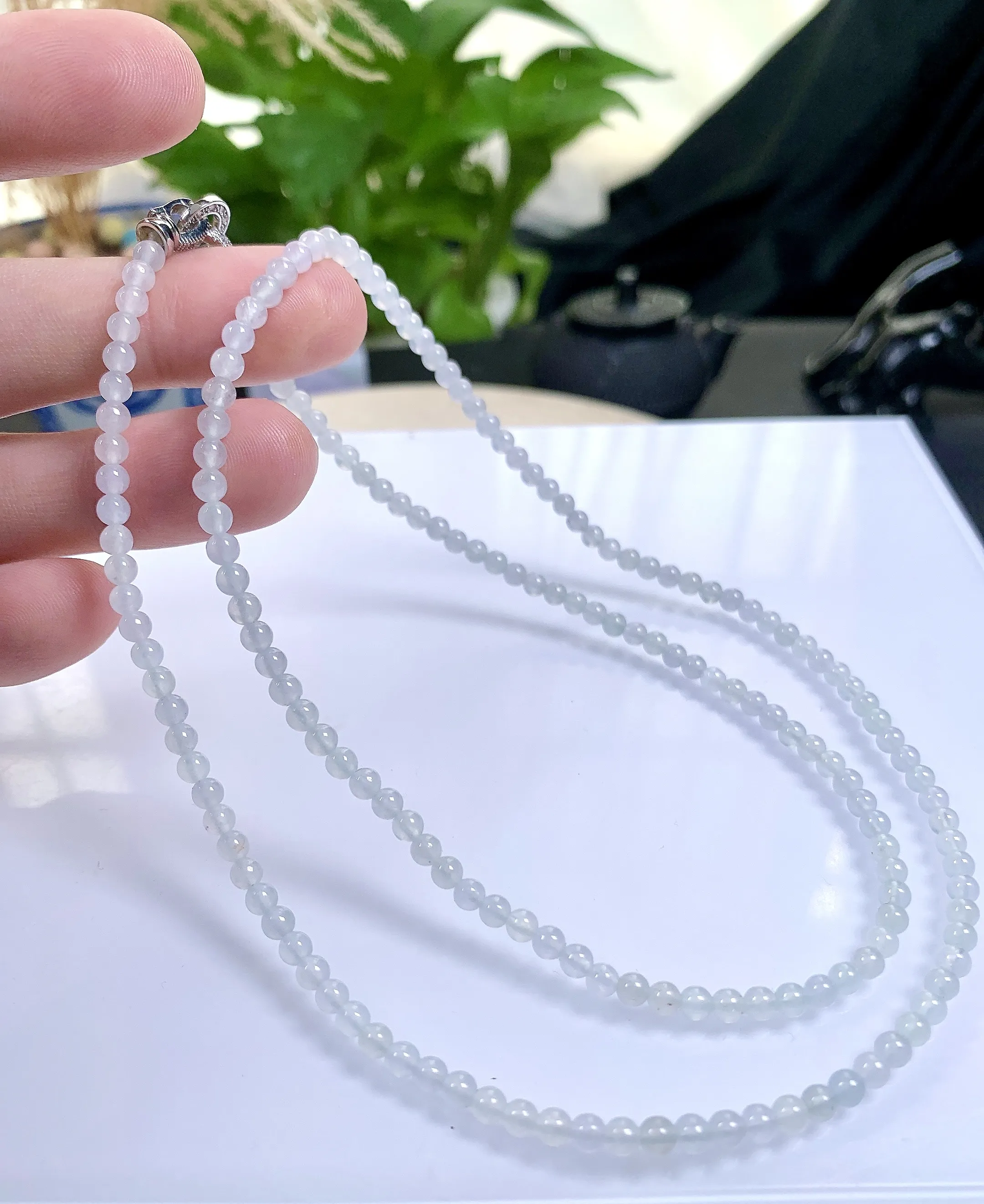 缅甸天然翡翠A货，卡3.7冰种起光起胶圆珠项链手链，尺寸：3.7mm/180颗，长度660mm，重量：16.00g