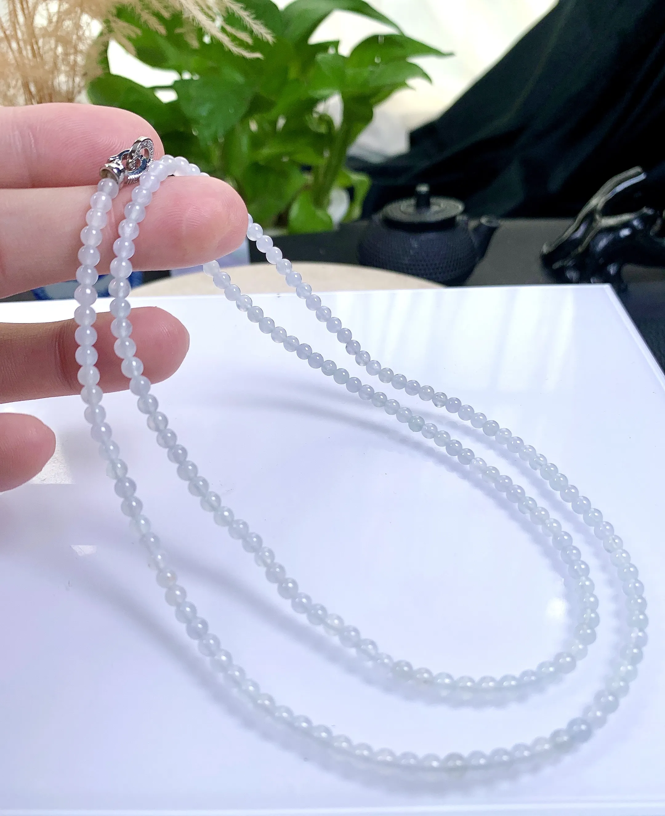 缅甸天然翡翠A货，卡3.7冰种起光起胶圆珠项链手链，尺寸：3.7mm/180颗，长度660mm，重量