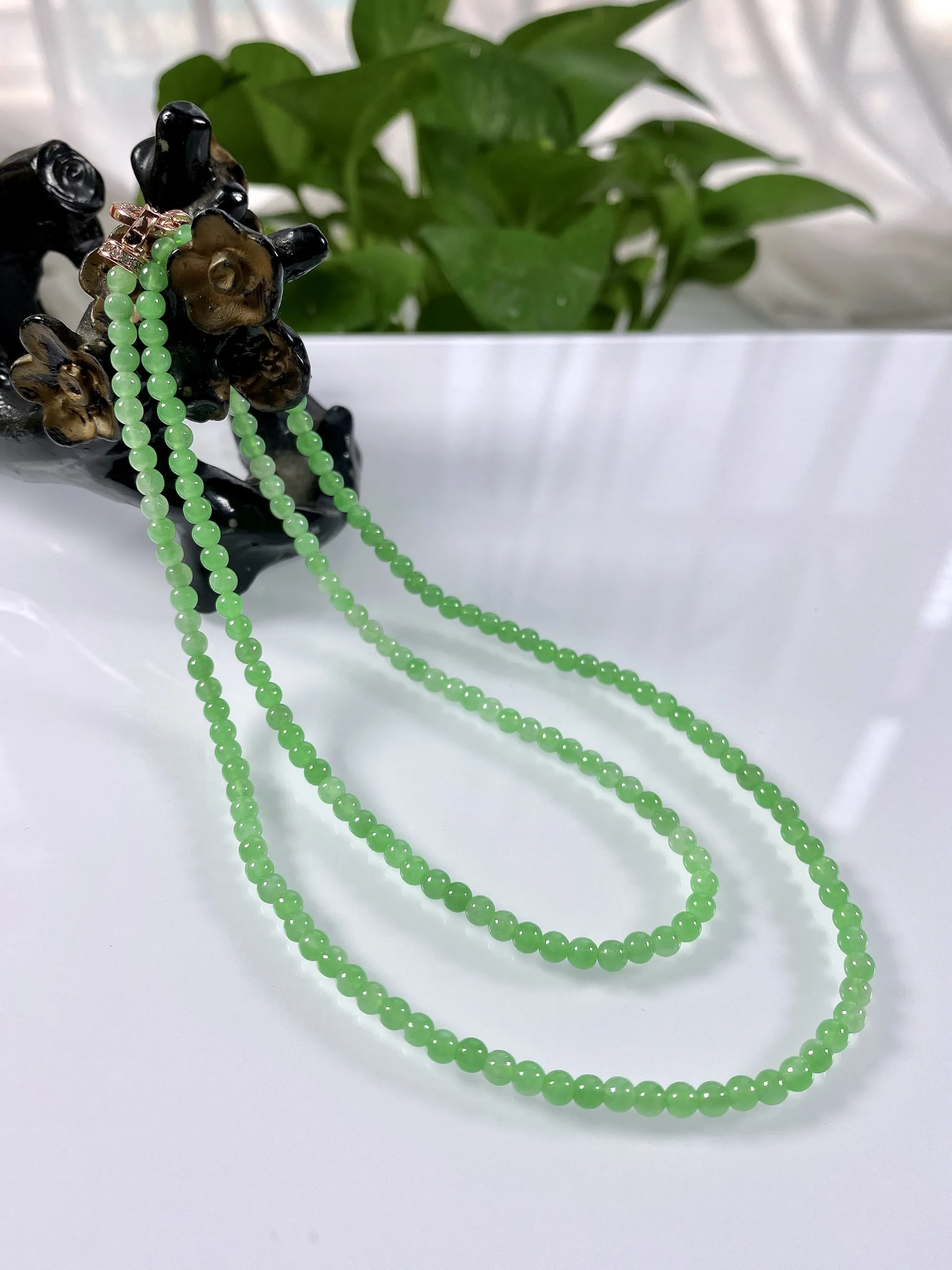 缅甸天然翡翠A货，卡3.4高冰种起光甜阳绿小米珠小圆珠项链手链，尺寸：3.4mm/178颗，长度560mm，重量：12.83g