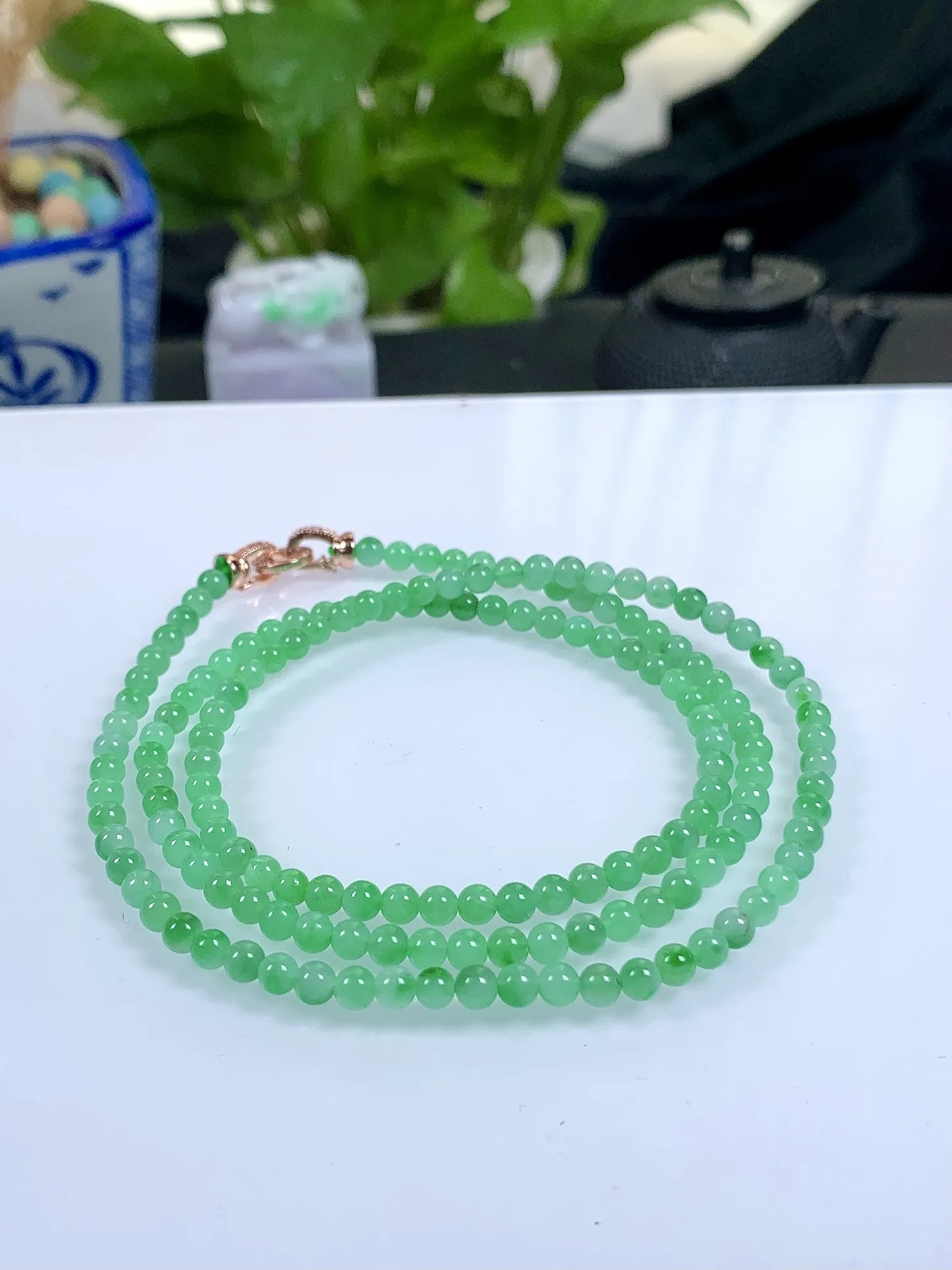 缅甸天然翡翠A货，冰种起胶满绿阳绿小米珠项链手链，尺寸：4mm，155颗，长610mm重量：17.27g