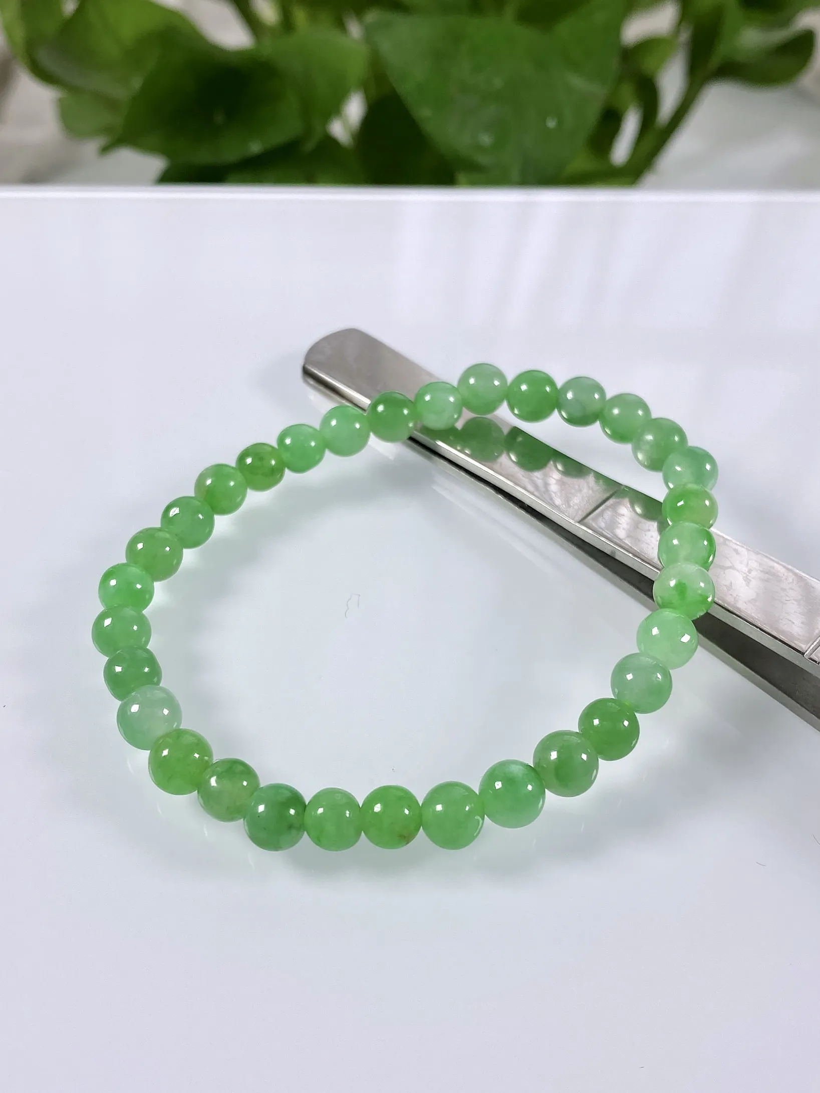 缅甸天然翡翠A货，卡6冰种起光起胶飘阳绿圆珠手串手链，尺寸：6mm/32颗，重量：10.41g