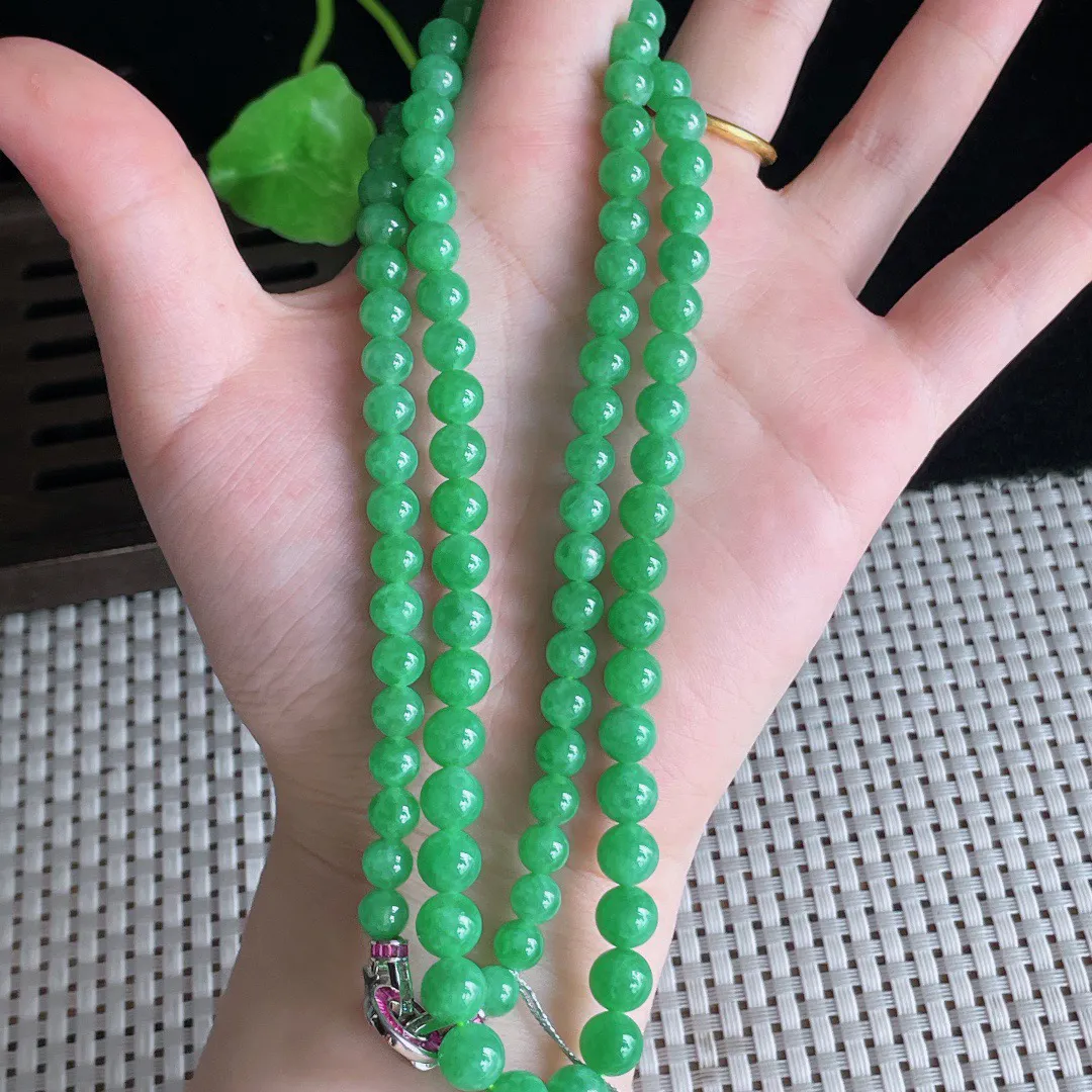 翡翠a货满绿圆珠项链92颗，尺寸 6.3， 50.19