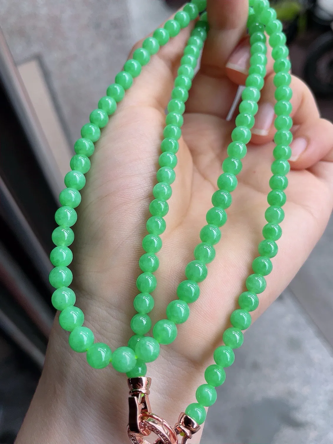 缅甸天然A货翡翠天然翡翠A货，满绿珠链，5.4-5.8mm108颗。-1318
