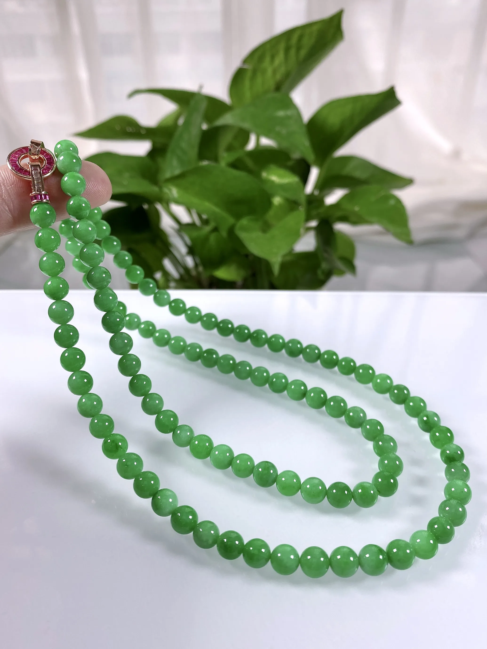 缅甸天然翡翠A货，冰润满绿阳绿圆珠项链手链，尺寸：6.2mm/108颗，长度660mm，重量：43.01g