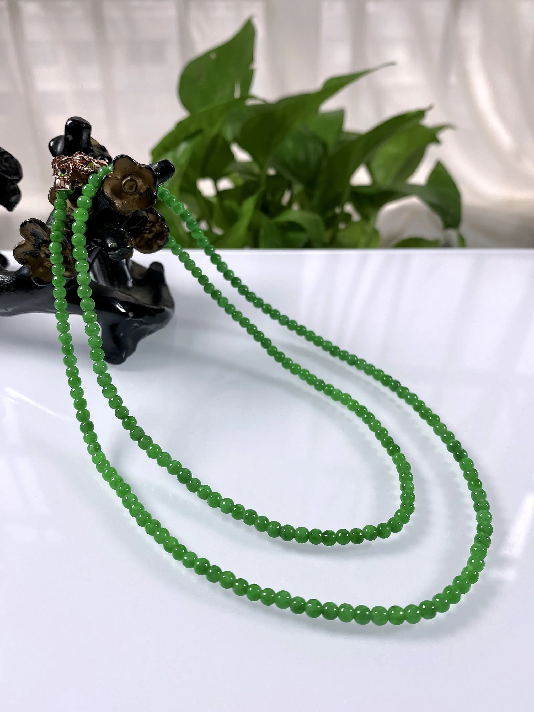 缅甸天然翡翠A货，卡3.5冰种满绿阳绿小米珠小圆珠项链手链，尺寸：3.5mm/206颗，长度625mm，重量：13.42g