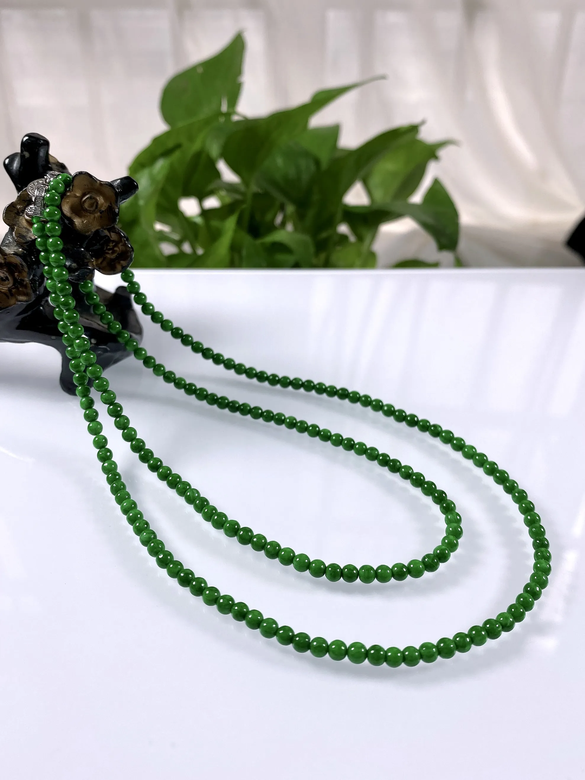 缅甸天然翡翠A货，卡3.6水润满绿浓辣阳绿小米珠小圆珠项链手链，尺寸：3.6mm/198颗，长度66