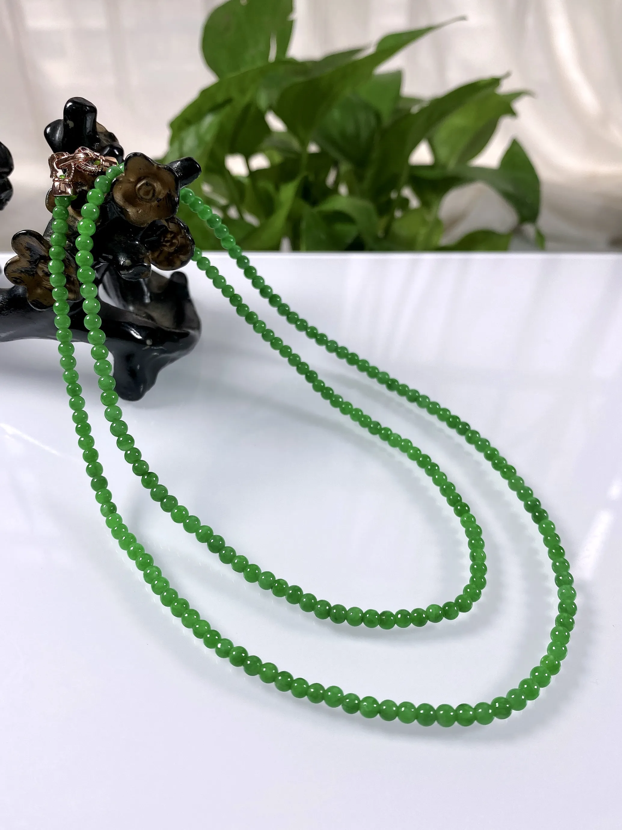 缅甸天然翡翠A货，卡3.5冰种满绿阳绿小米珠小圆珠项链手链，尺寸：3.5mm/206颗，长度625mm，重量：13.42g