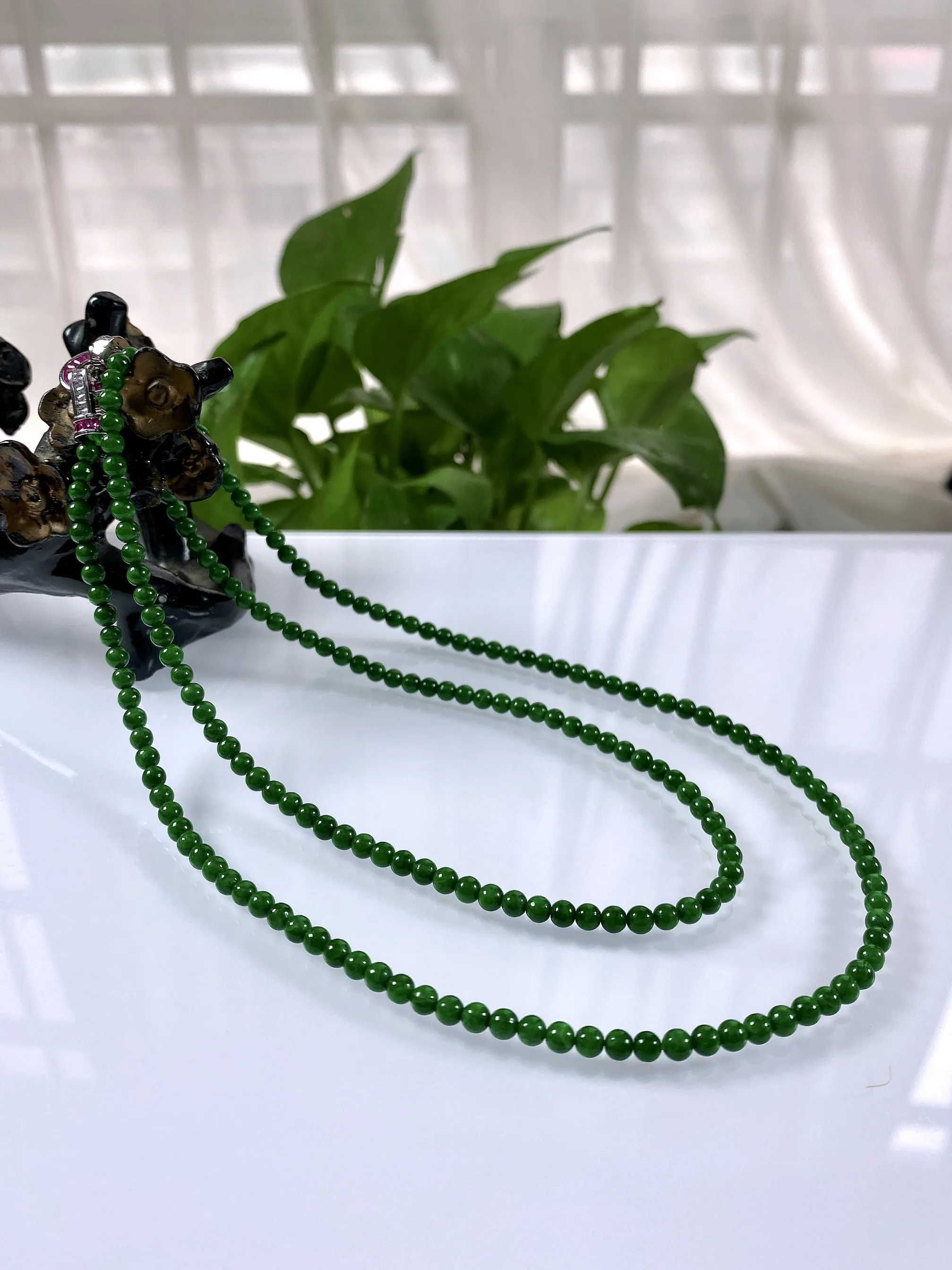 缅甸天然翡翠A货，卡3.6水润满绿浓辣阳绿小米珠小圆珠项链手链，尺寸：3.6mm/196颗，长度680mm，重量：17.37g