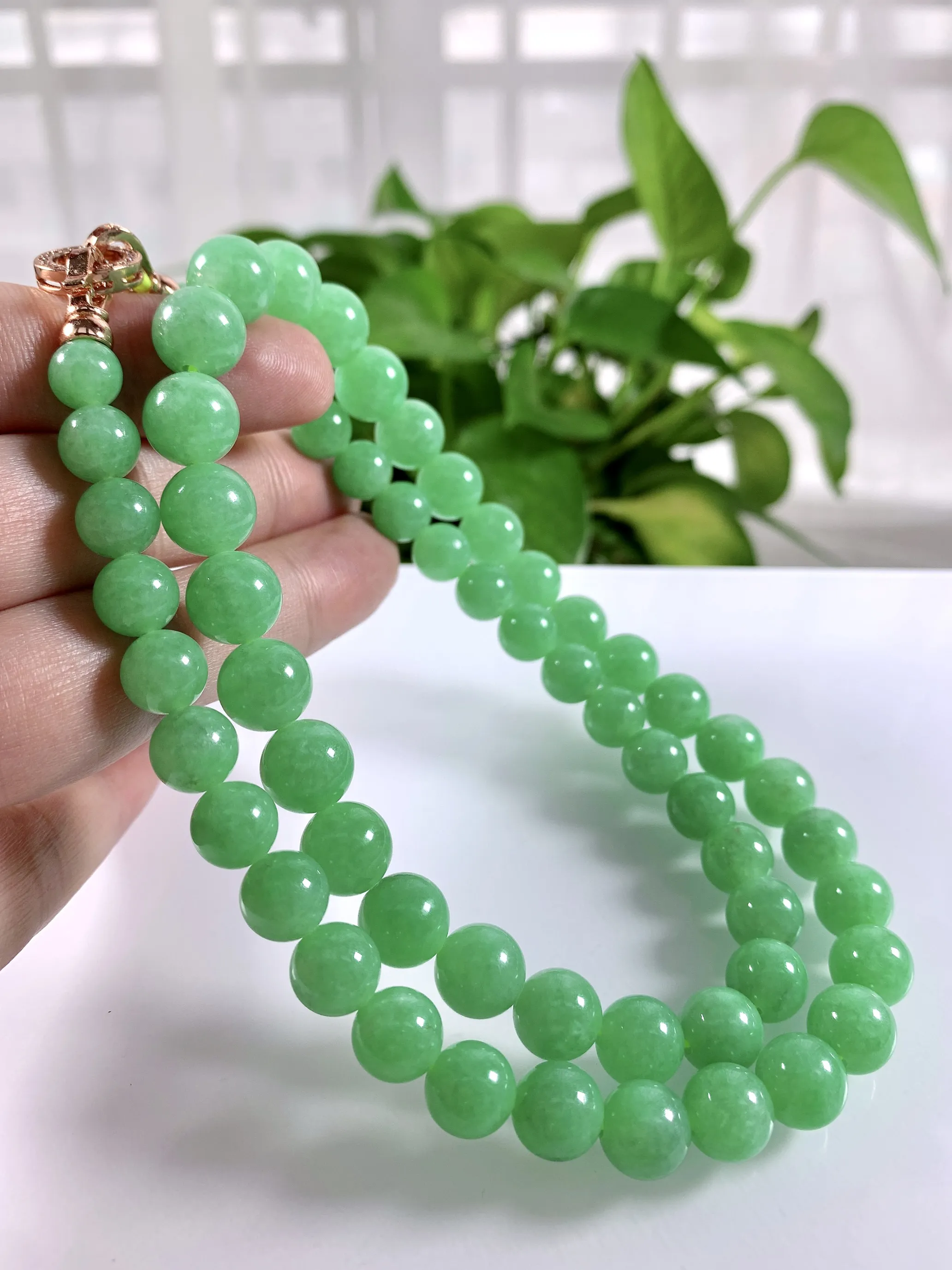 缅甸天然翡翠A货，冰种满绿阳绿步步高升塔珠大圆珠项链，尺寸：大珠11.2mm小珠7.8mm，长度580mm，重量：94.32g