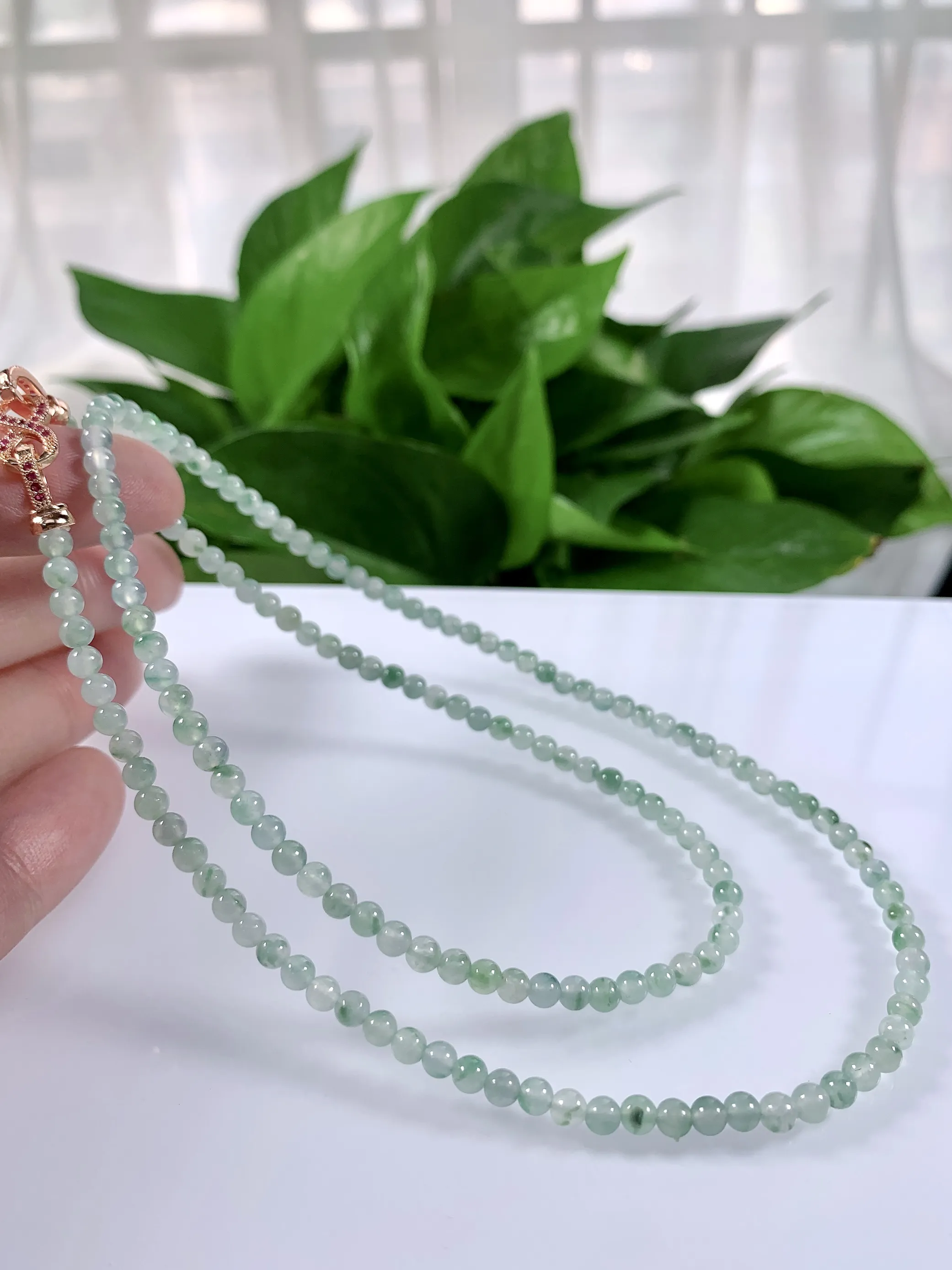 缅甸天然翡翠A货，冰种起光起胶飘花小米圆珠项链手链，尺寸：4mm/156颗，长度585mm，重量：1