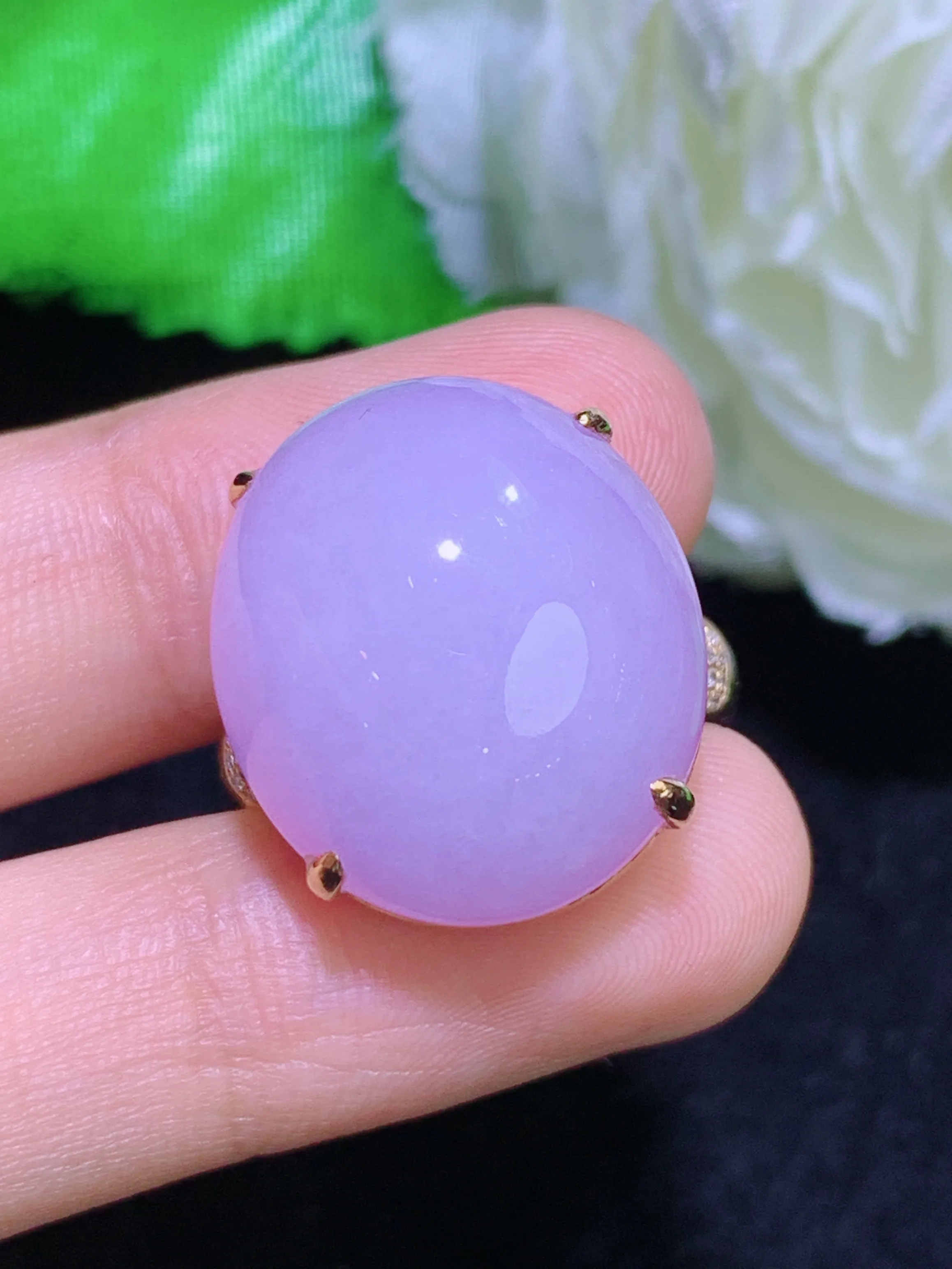 紫罗兰蛋面戒指，18k金镶嵌，冰润细腻，佩戴效果出众，整体尺寸：19.5-17.1