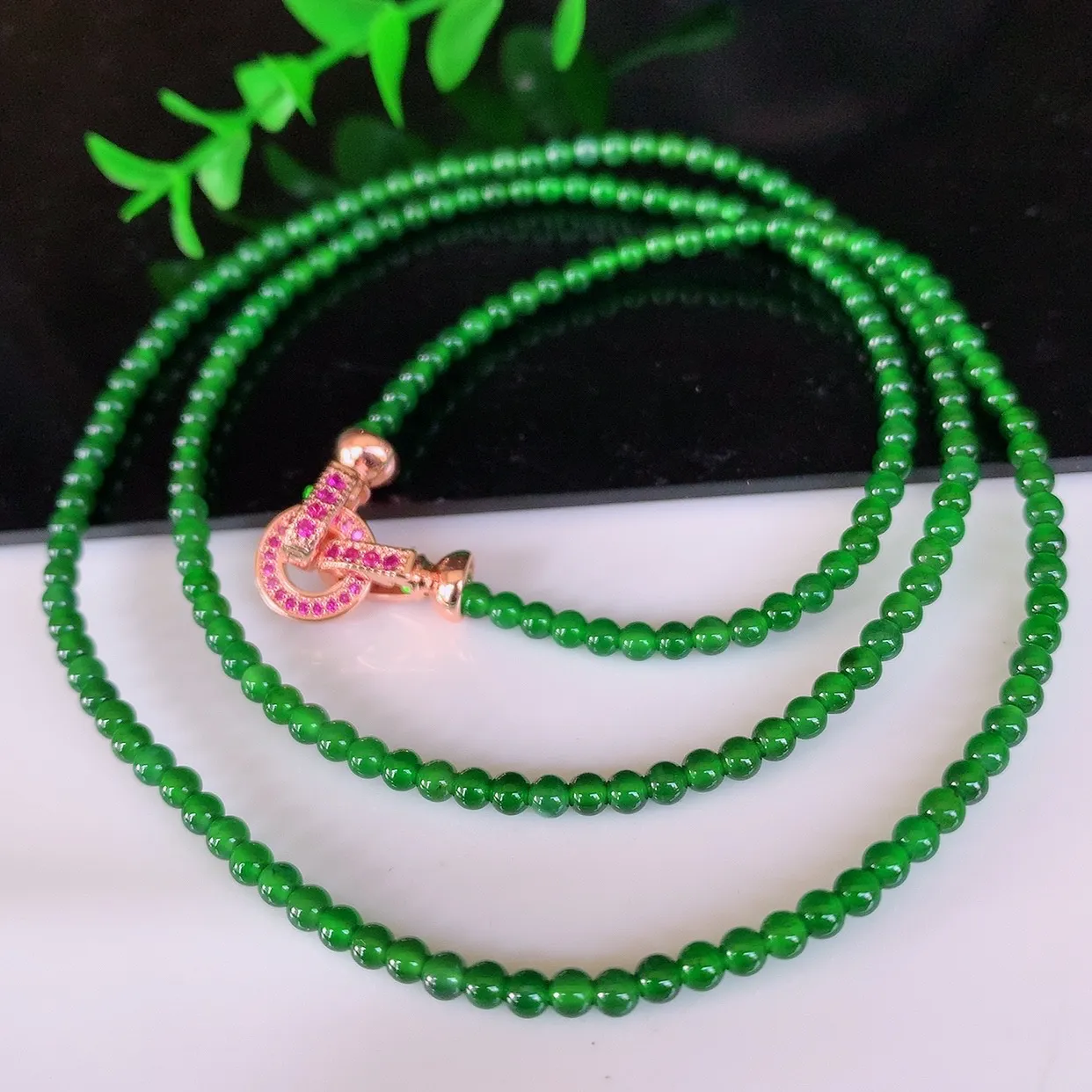 自然光实拍，冰种满绿圆珠项链  翡翠项链 （装饰扣）玉质细腻  冰清玉润  颜色漂亮  #49.13
