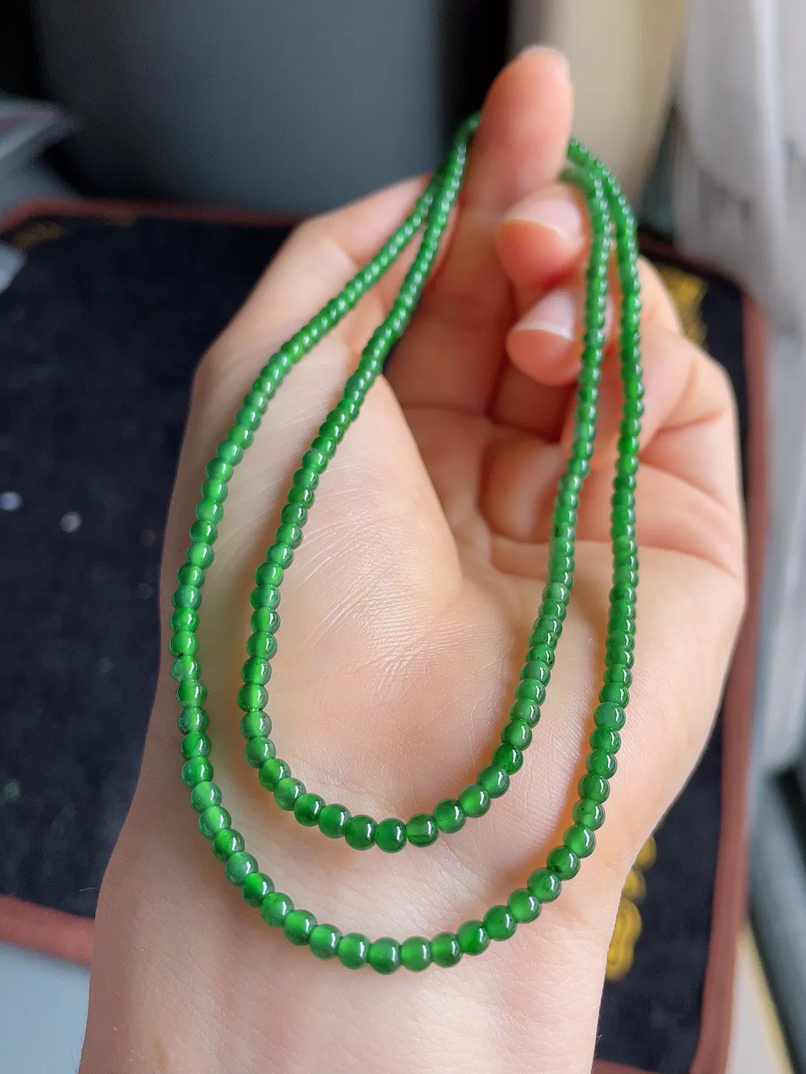 天然翡翠A货，冰满绿小米珠珠链，3mm。-779