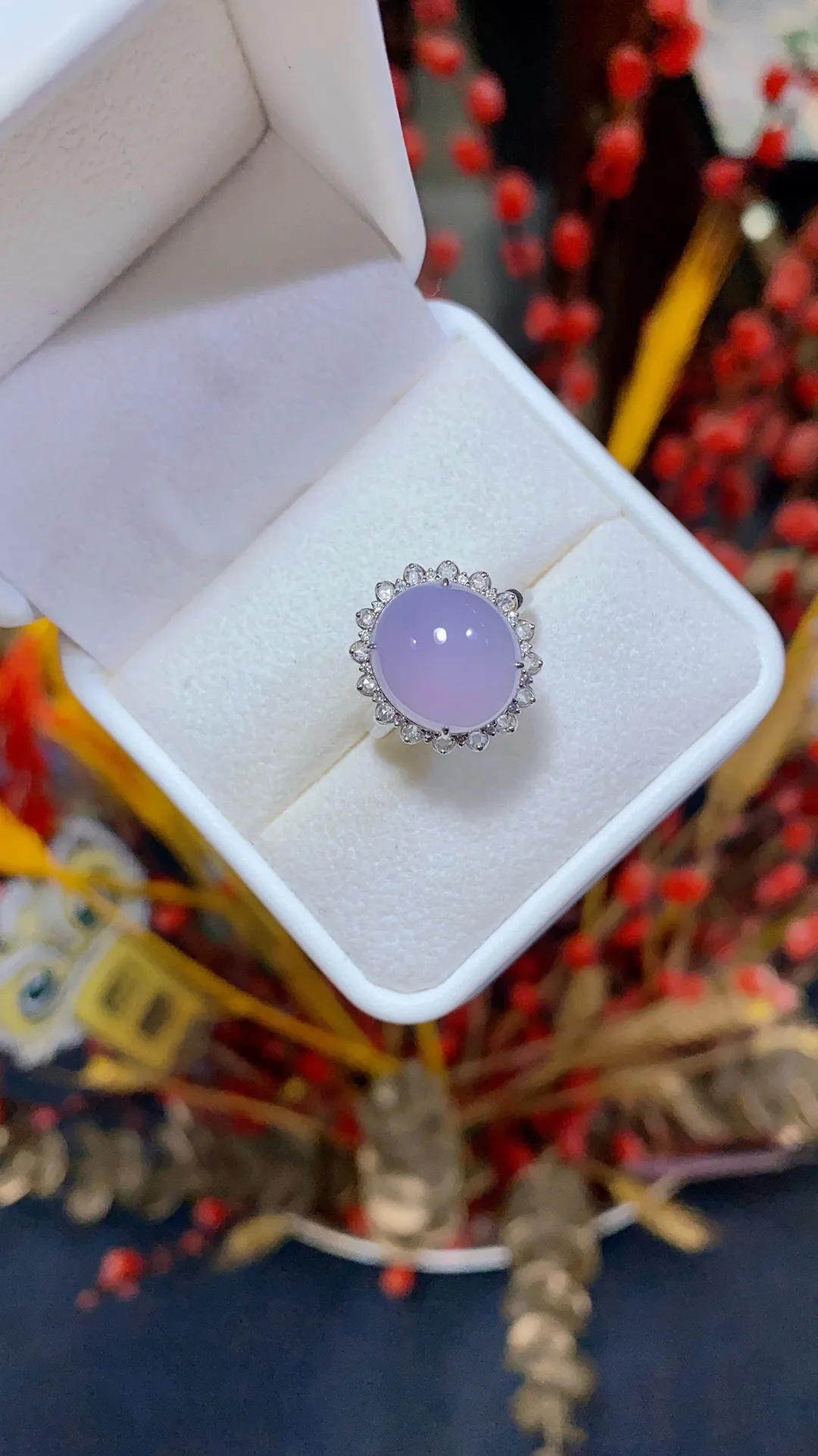 冰粉紫蛋面戒指 · 轻奢风品质美物
18K · 整：16.3*15.3*11.7mm
       