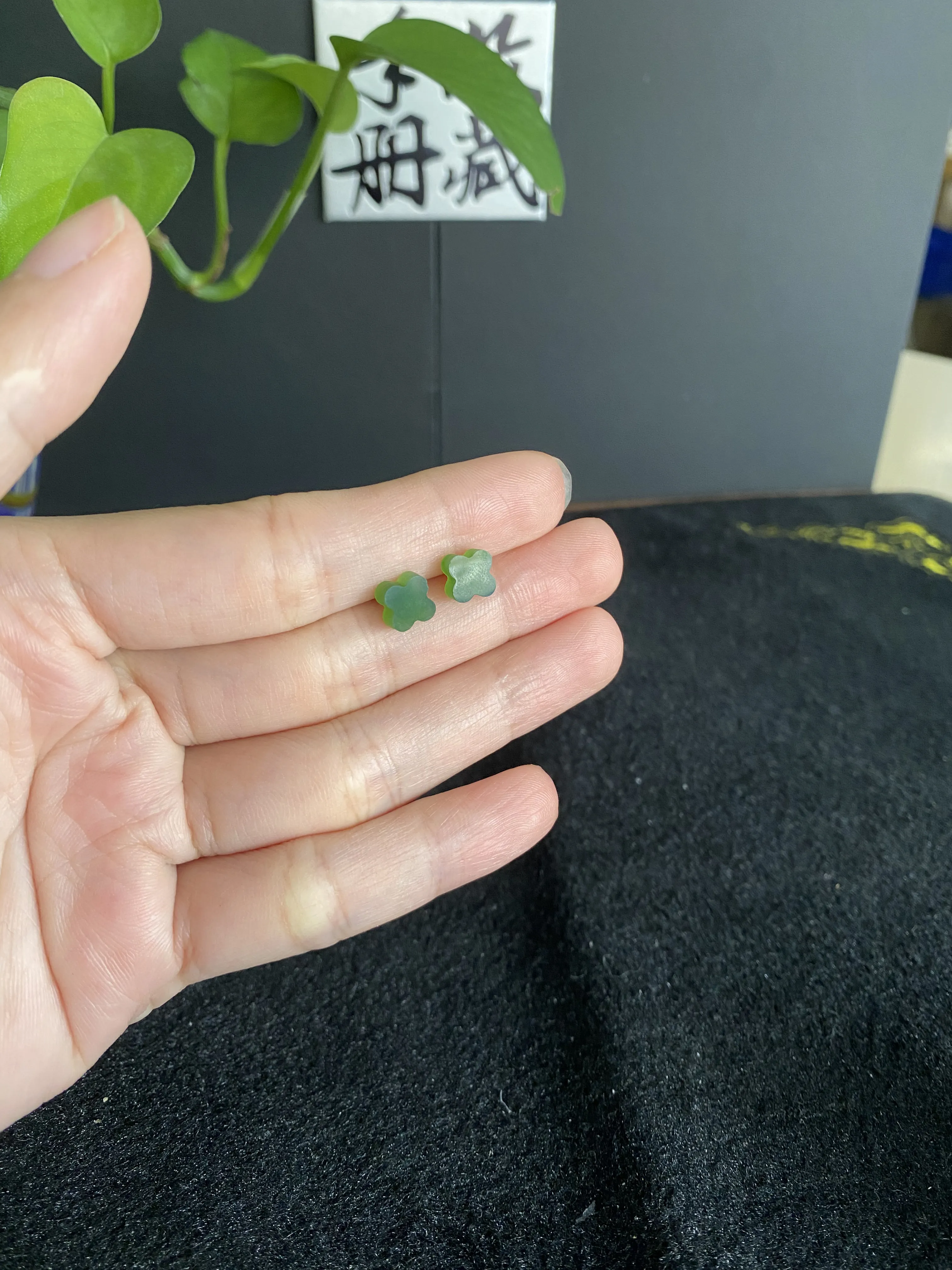 和田玉（碧玉）耳钉