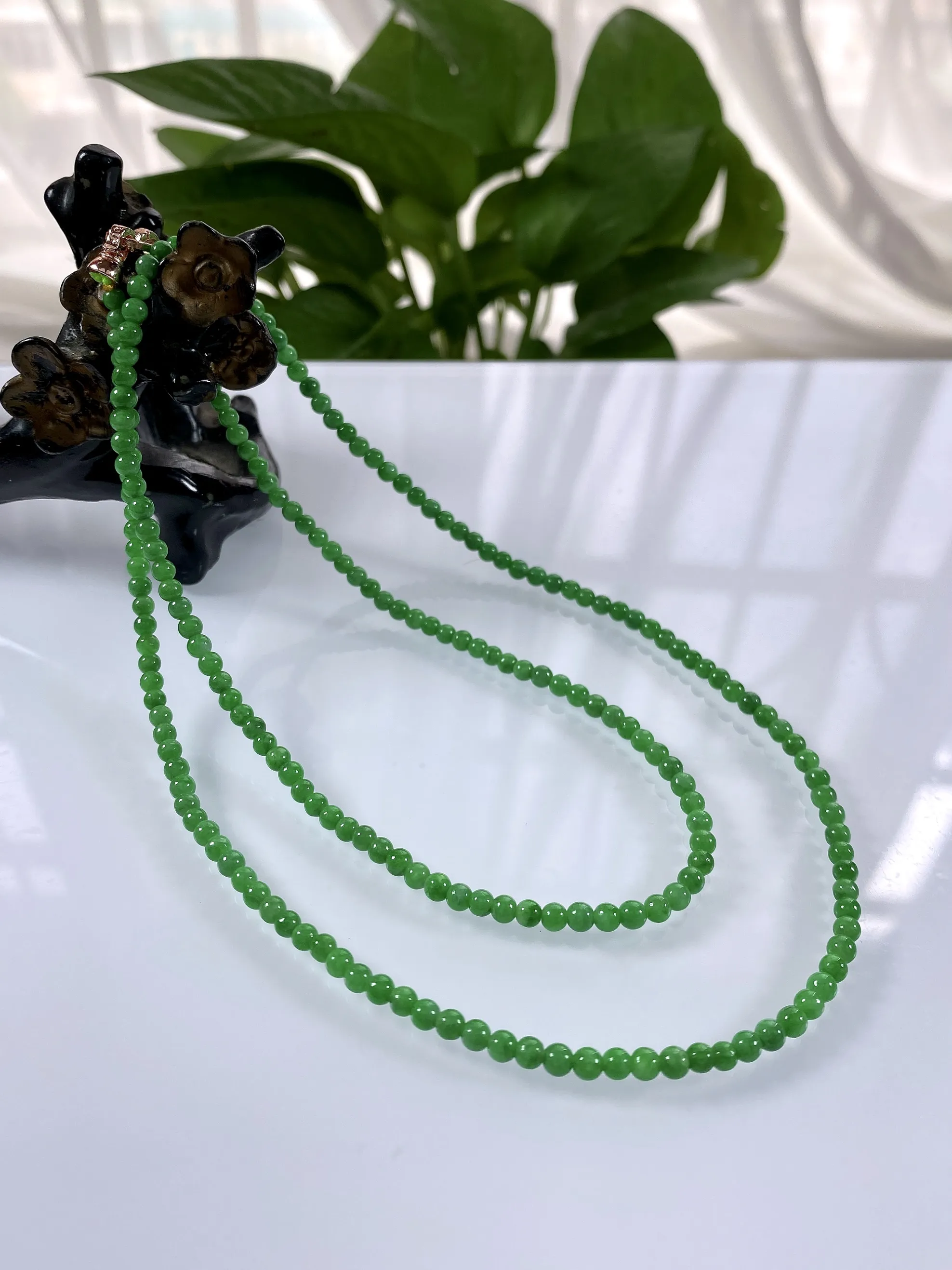 缅甸天然翡翠A货，卡3.5冰种满绿阳绿小米珠小圆珠项链手链，尺寸：3.5mm/209颗，长度635m