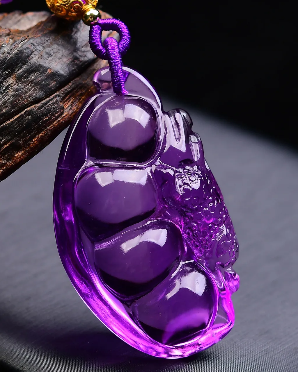 天然紫水晶福豆•金蟾吊坠 四颗豆代表四季来财，四季平安，多子多福，金蟾招财•进财，紫气东来，佩带