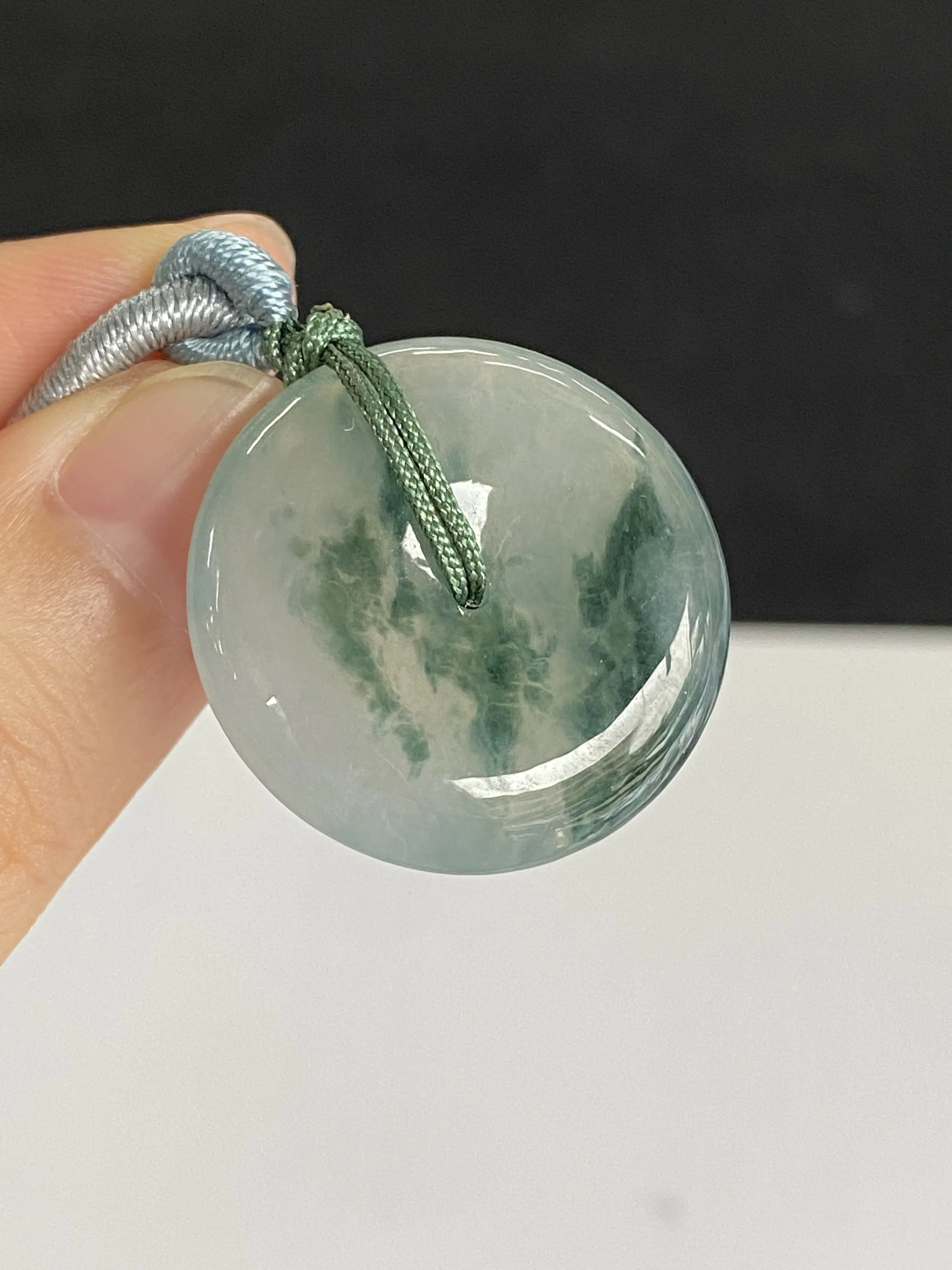 翡翠冰糯种飘绿平安扣