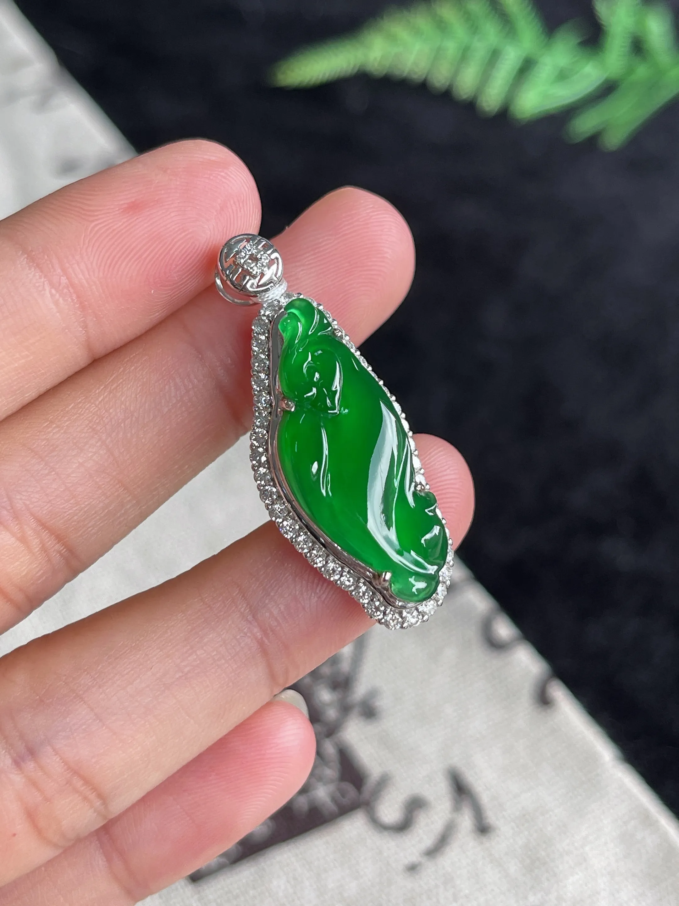 翡翠冰糯种绿色翡翠