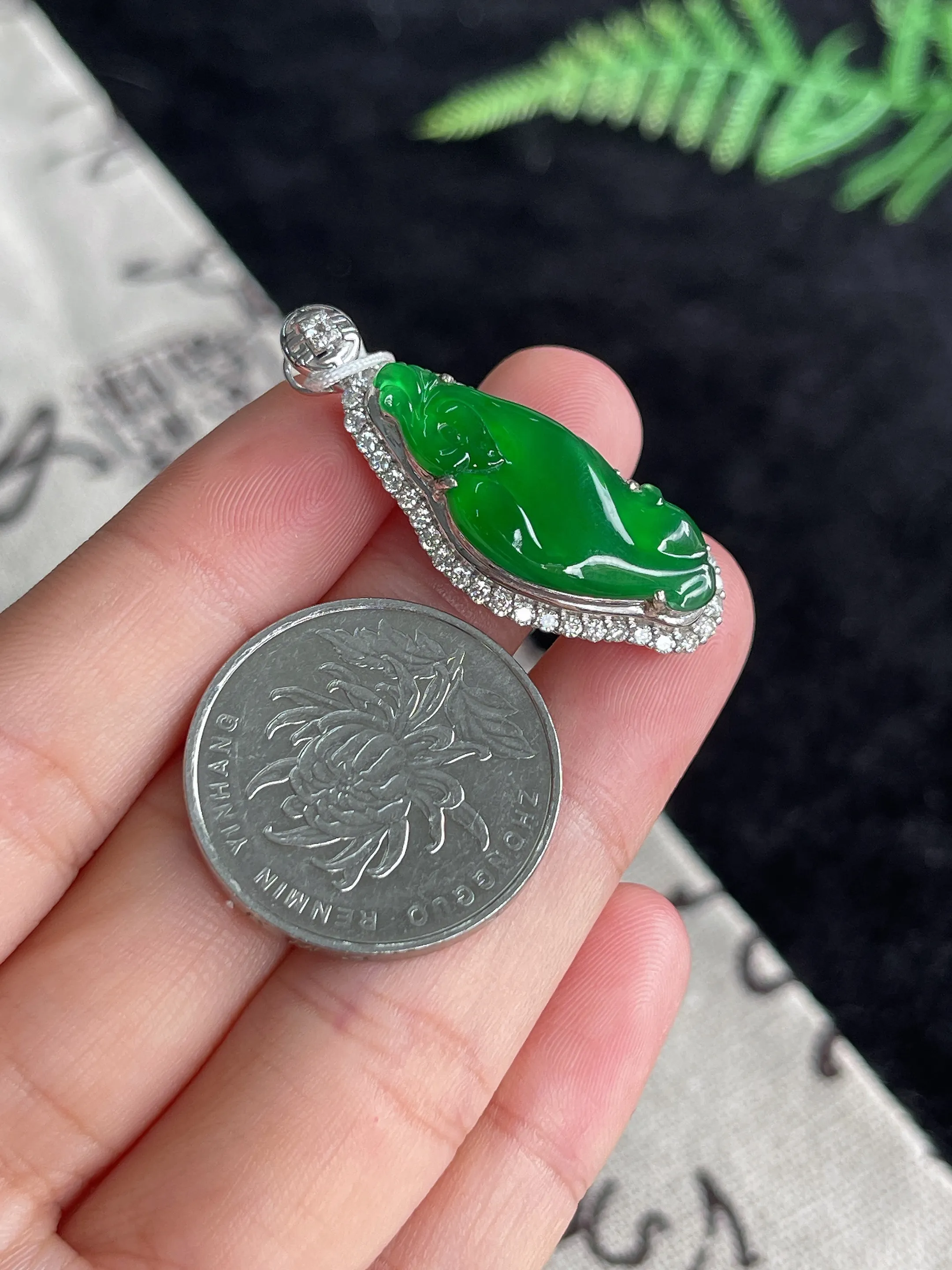 翡翠冰糯种绿色翡翠