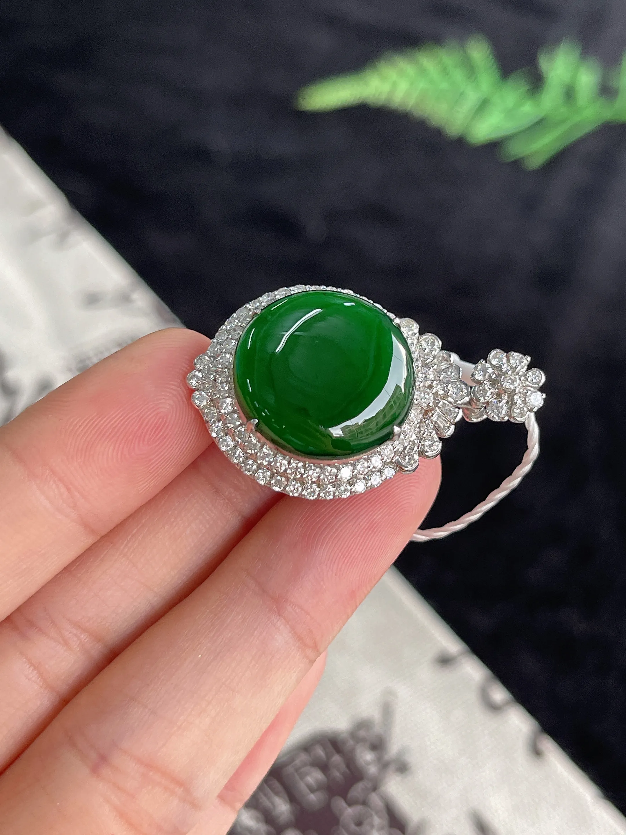 【对庄自营】翡翠蛋面吊坠，18k金镶嵌