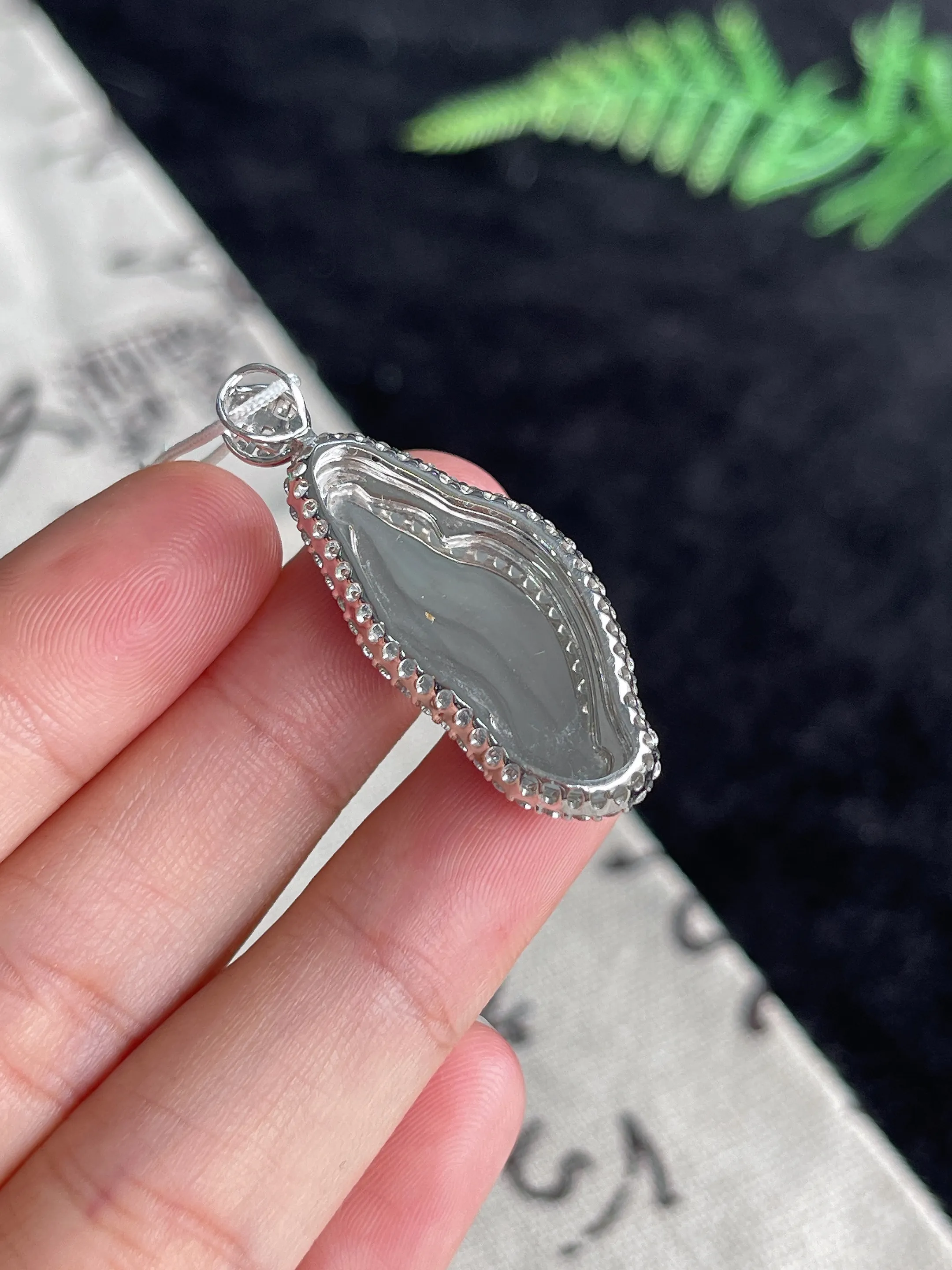 翡翠冰糯种绿色翡翠