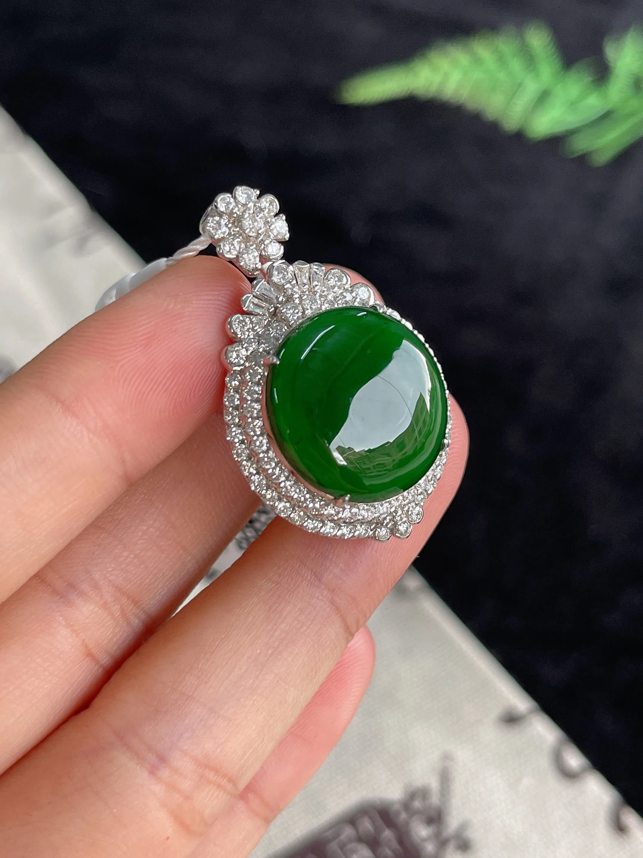 【对庄自营】翡翠蛋面吊坠，18k金镶嵌