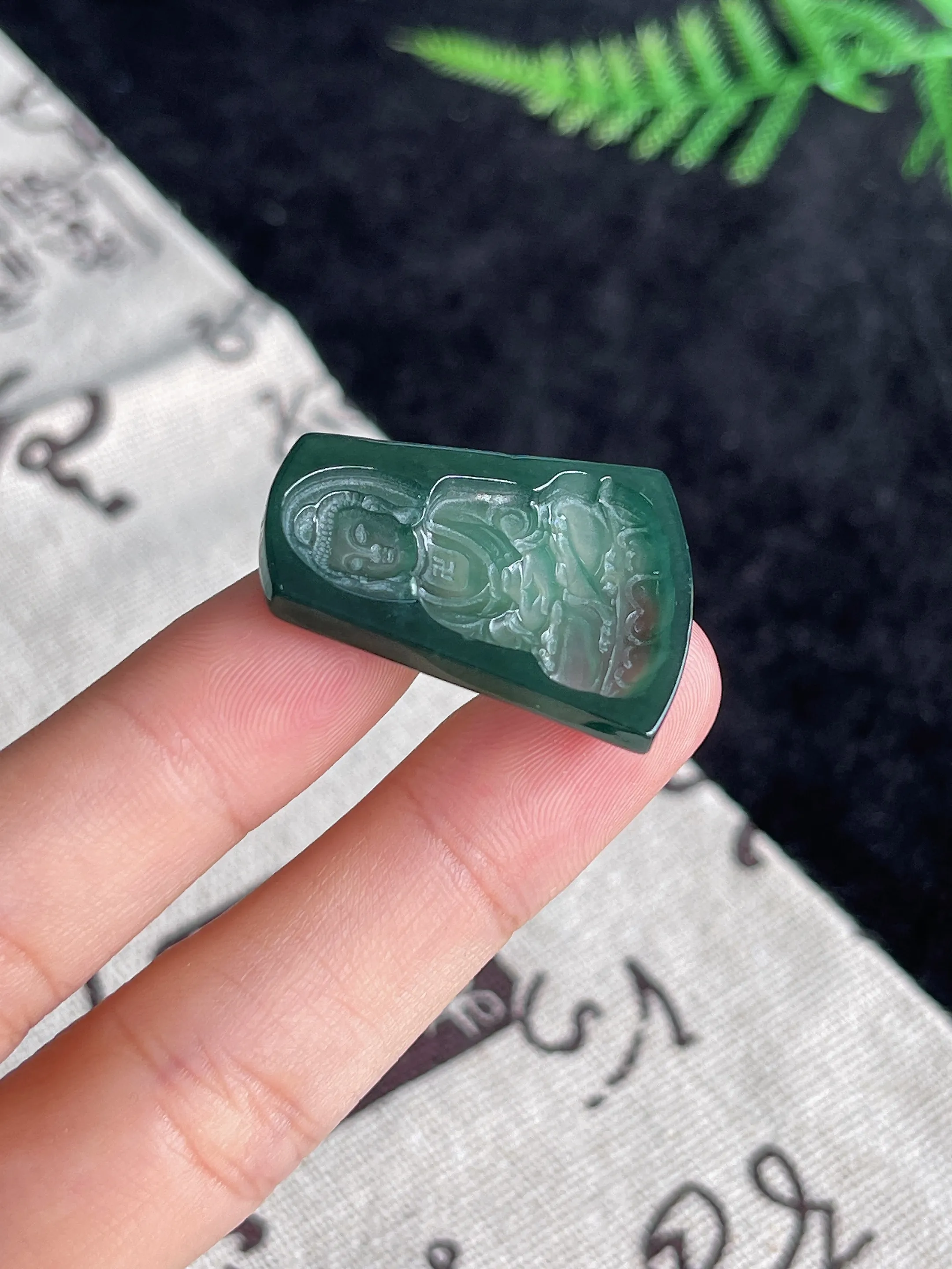 翡翠糯化种绿色戒面