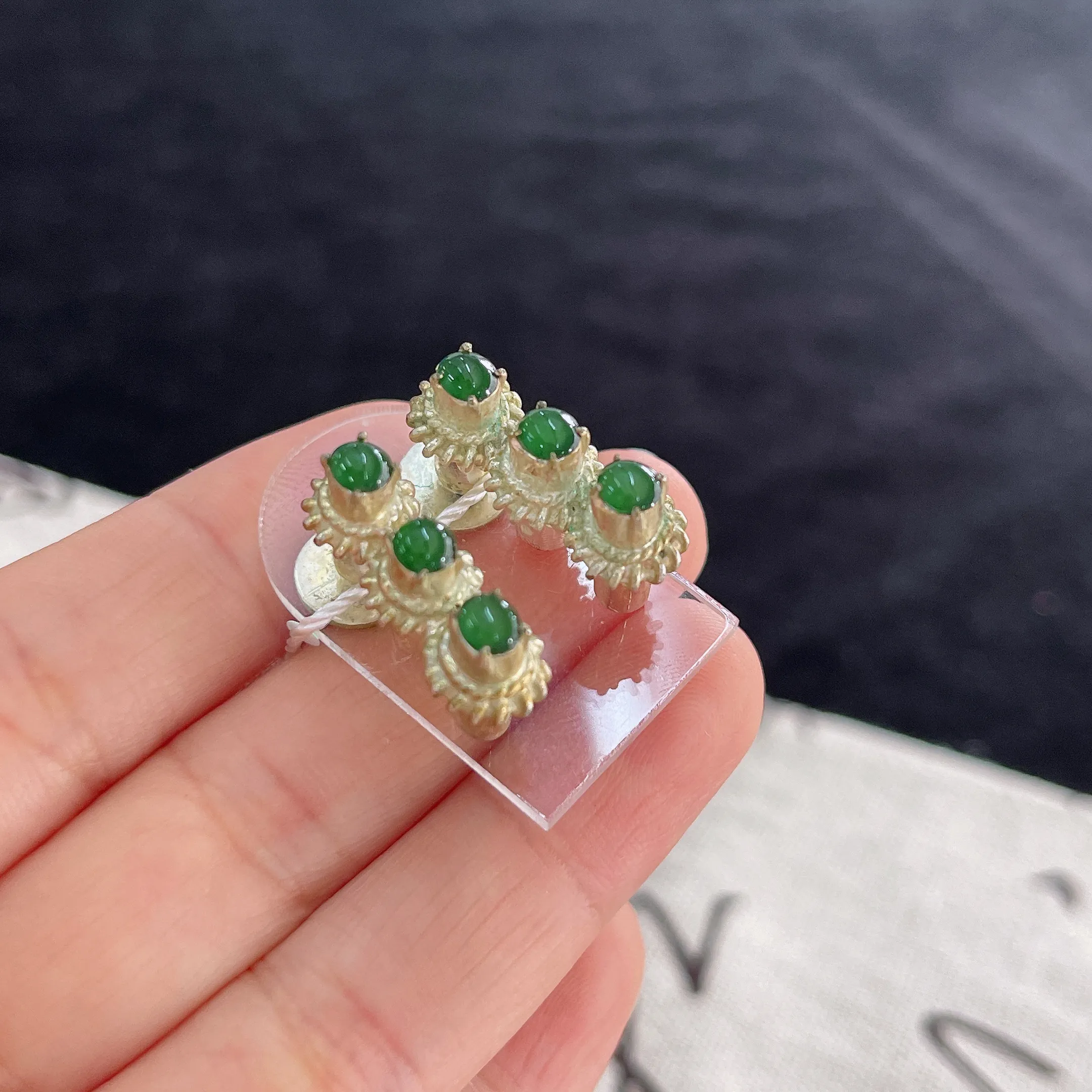 翡翠圆/椭圆形，价格为单颗价格，随机发