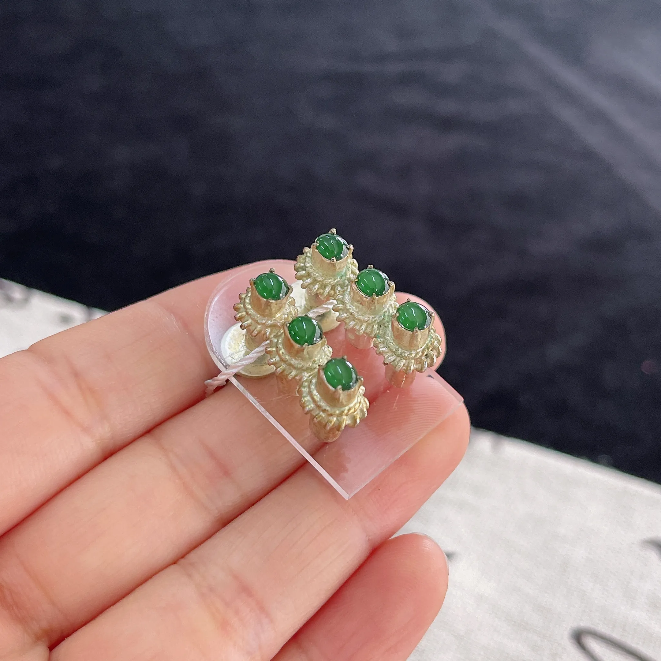 翡翠圆/椭圆形，价格为单颗价格，随机发