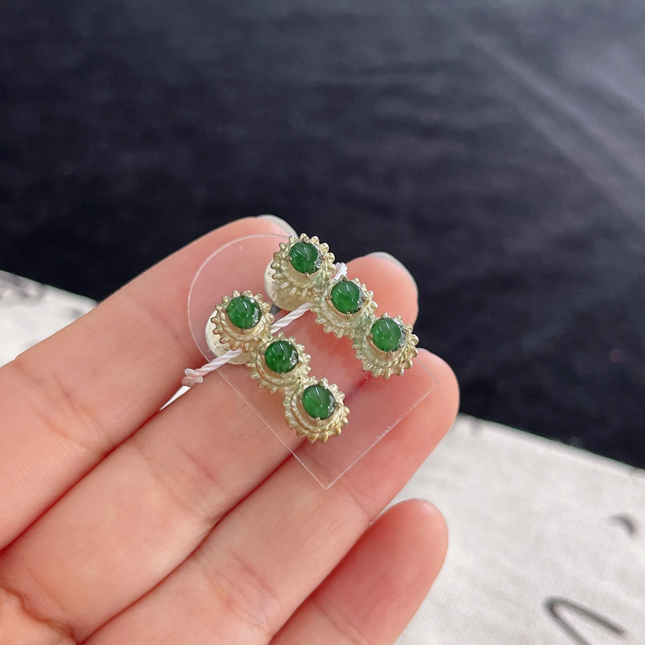 翡翠圆/椭圆形，价格为单颗价格，随机发