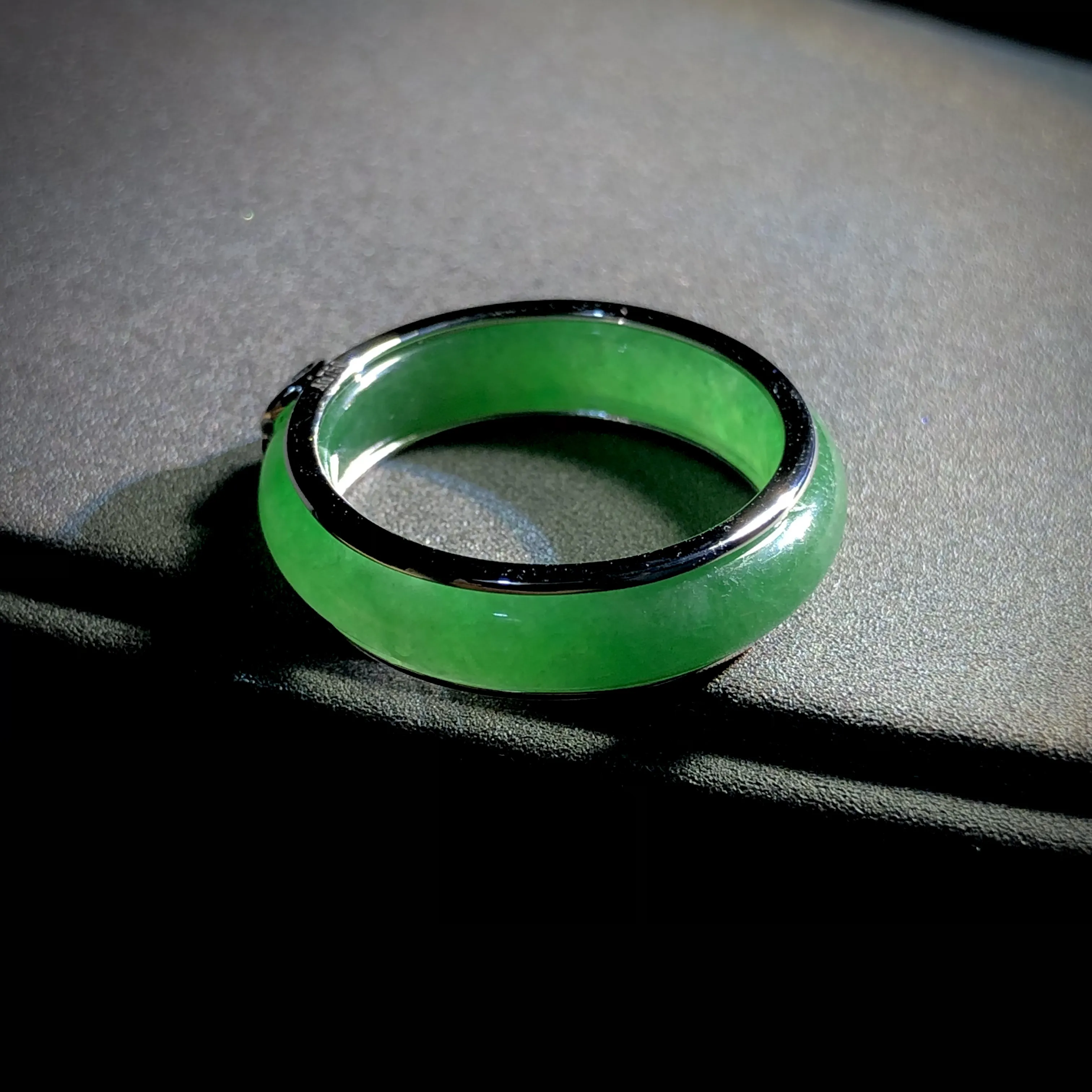 圈戒指环，内径18.2，宽5.8mm，厚3.2mm，
18#，