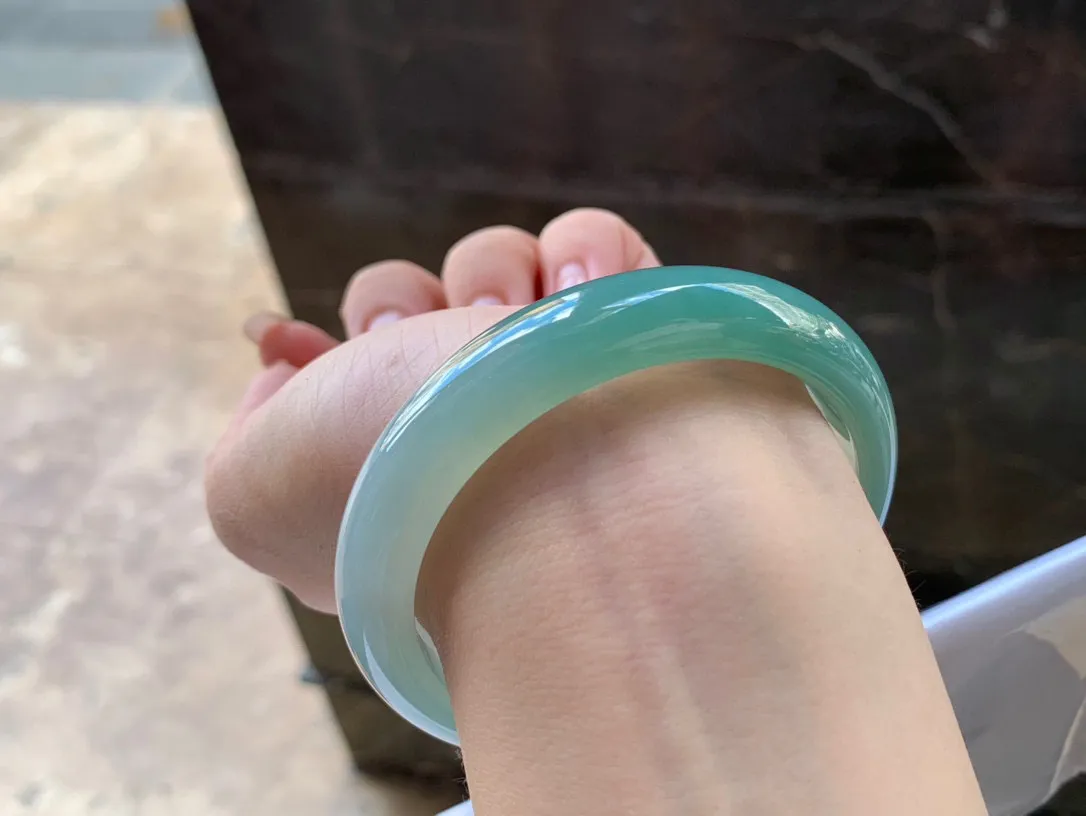 冰晴手镯，底色漂亮，57.8/12.4/7.8mm