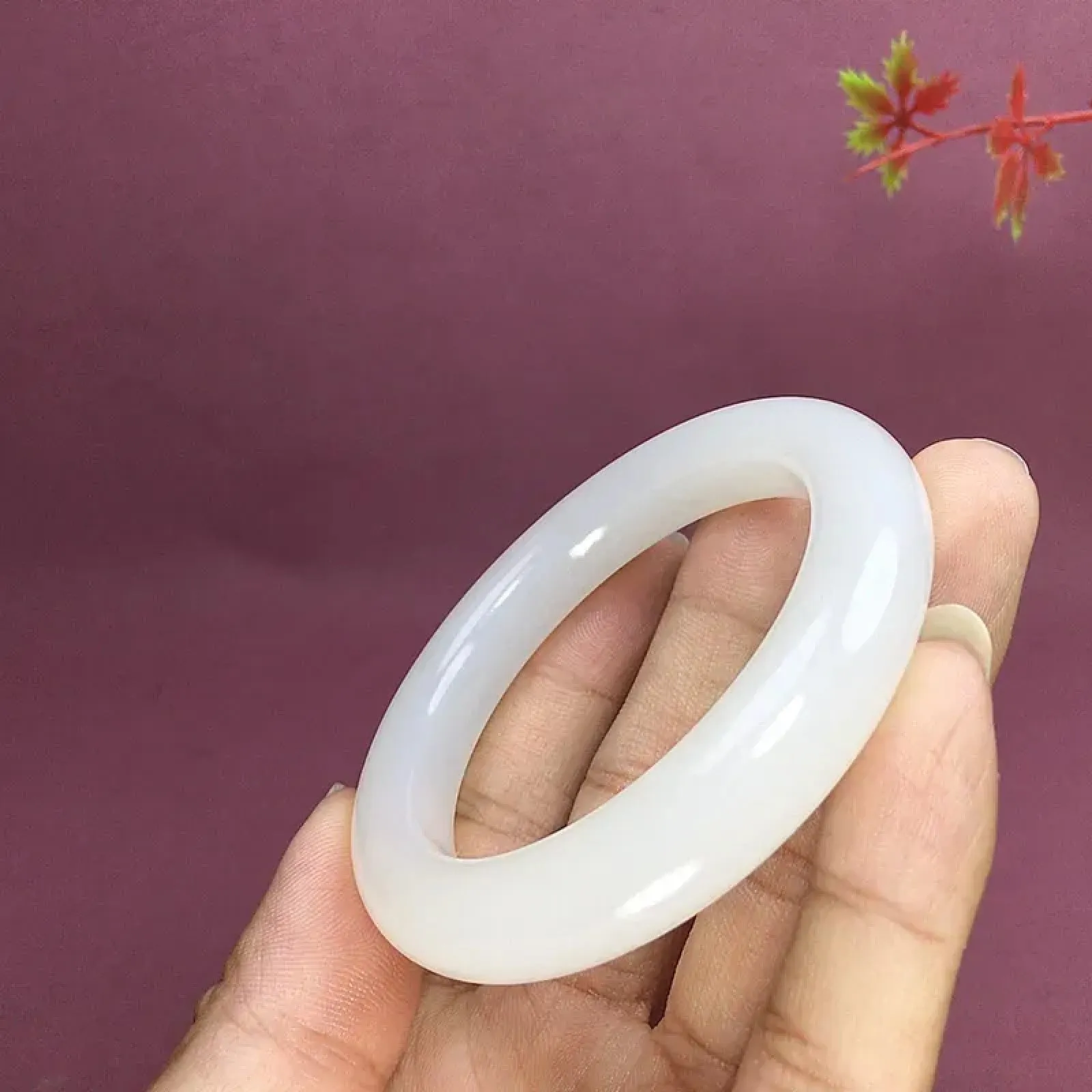 和田玉56.5圈口羊脂白玉手镯，白度一级，玉质细腻油润 底色纯净 脂粉好，品质好