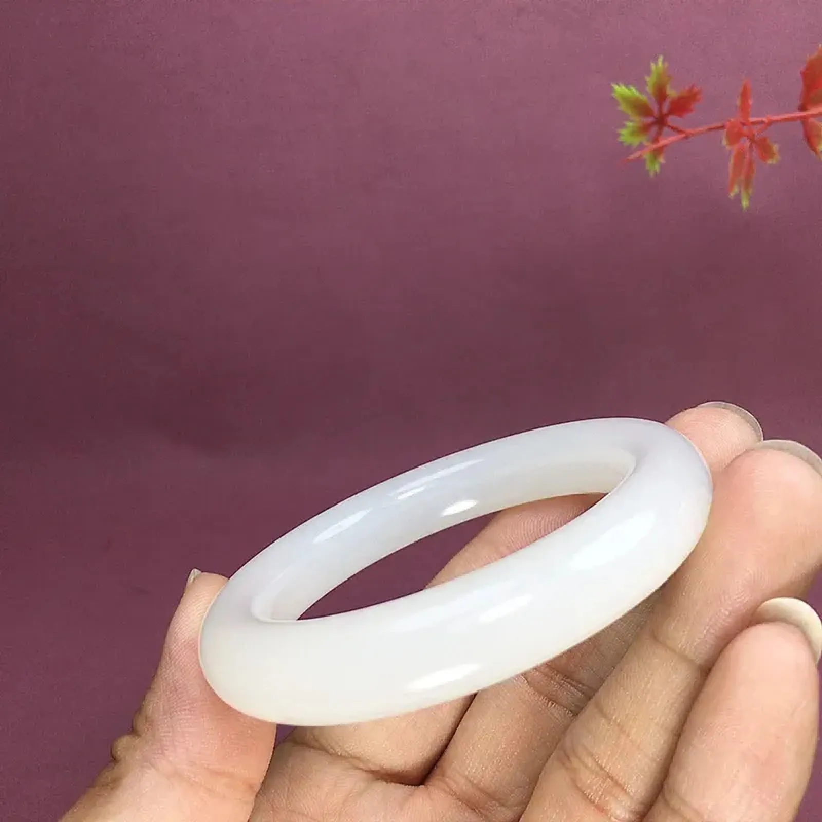 和田玉56.5圈口羊脂白玉手镯，白度一级，玉质细腻油润 底色纯净 脂粉好，品质好