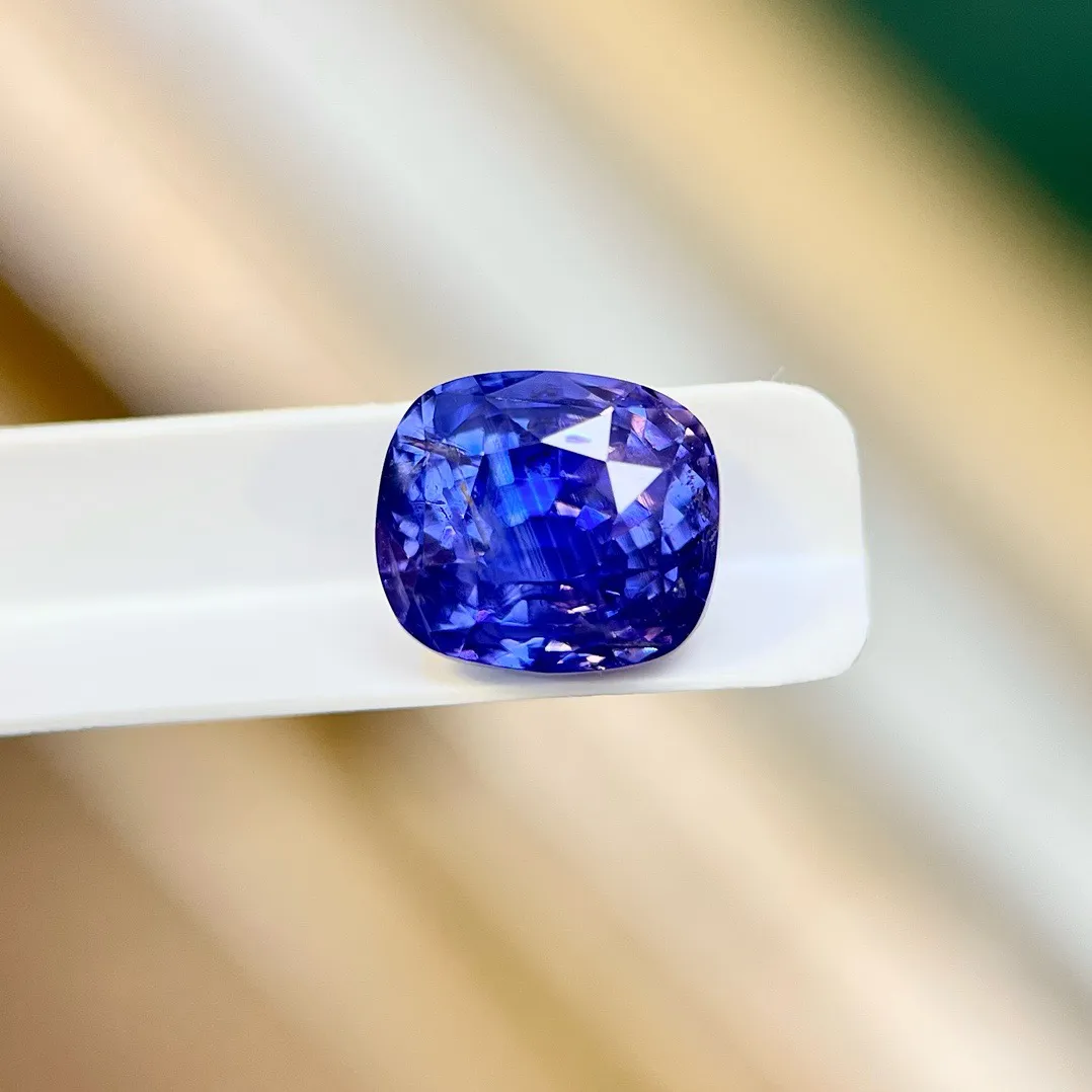 5.10ct天然无烧变色蓝宝石裸石，Blue-Violet，9.29×8.19×7.08mm，火彩爆