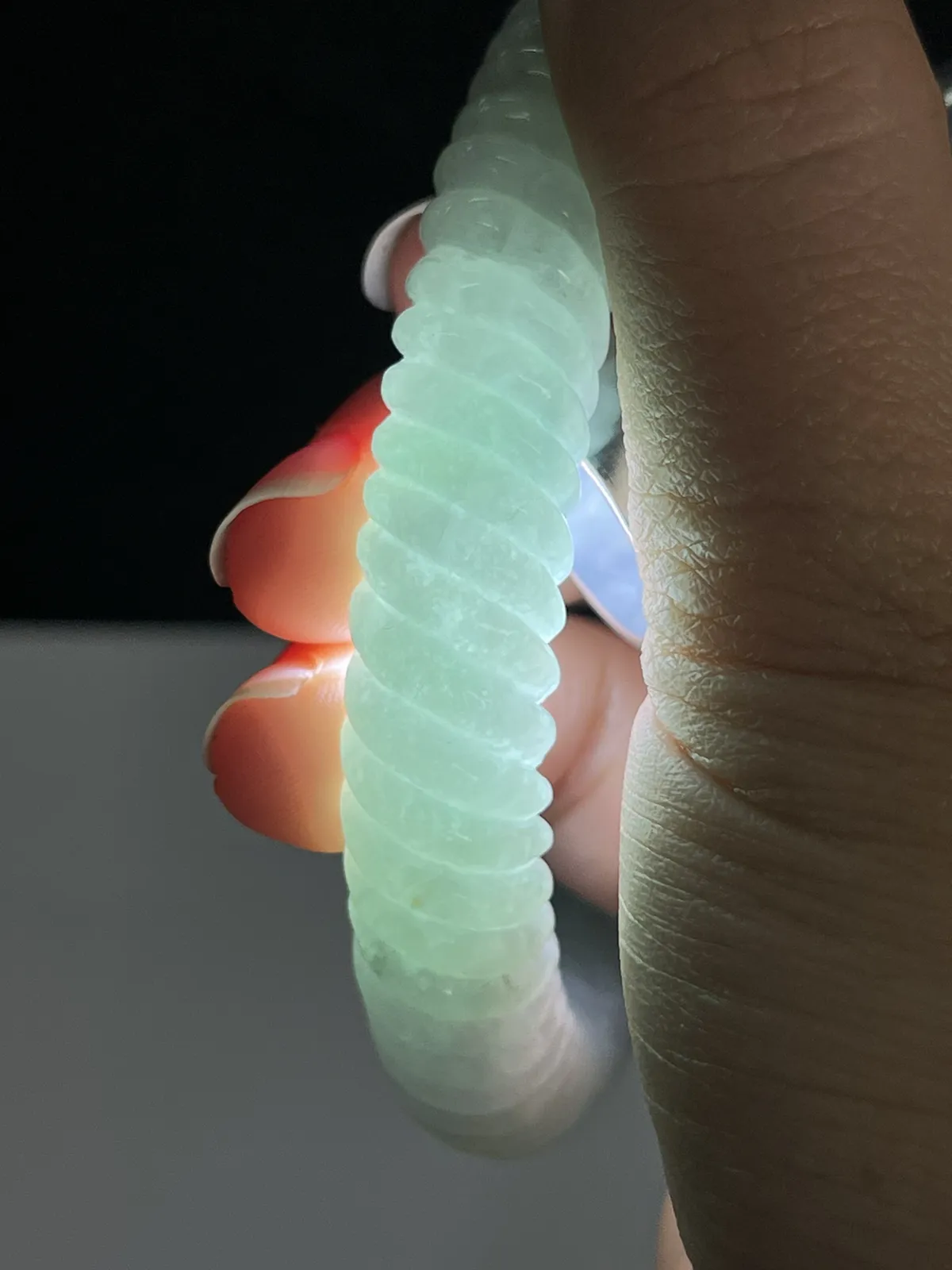 翡翠糯化种白色手镯，特色麻花镯