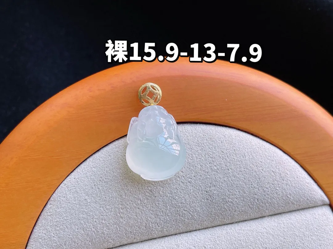 18K 冰种·貔貅
 
  裸15.9-13-7.9