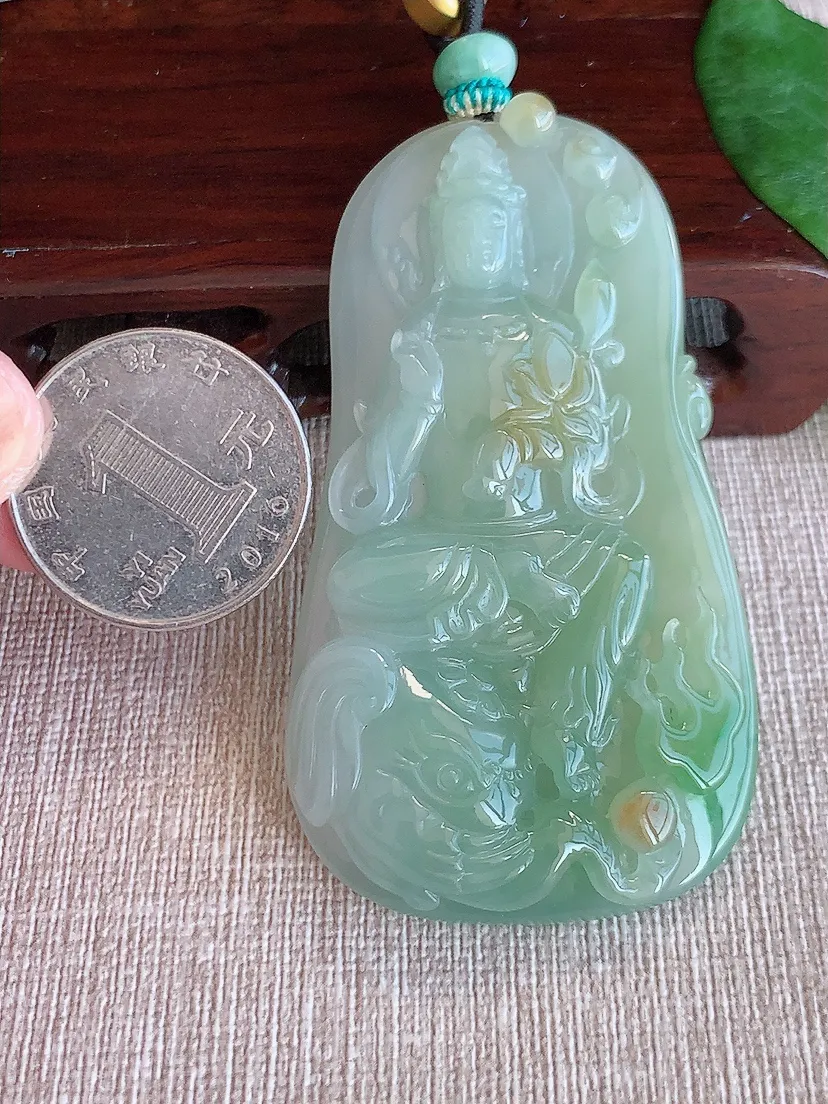 a货翡翠老坑冰种黄加绿双彩普贤菩萨吊坠  尺寸68.7×38×10mm 重量50.00g 1130