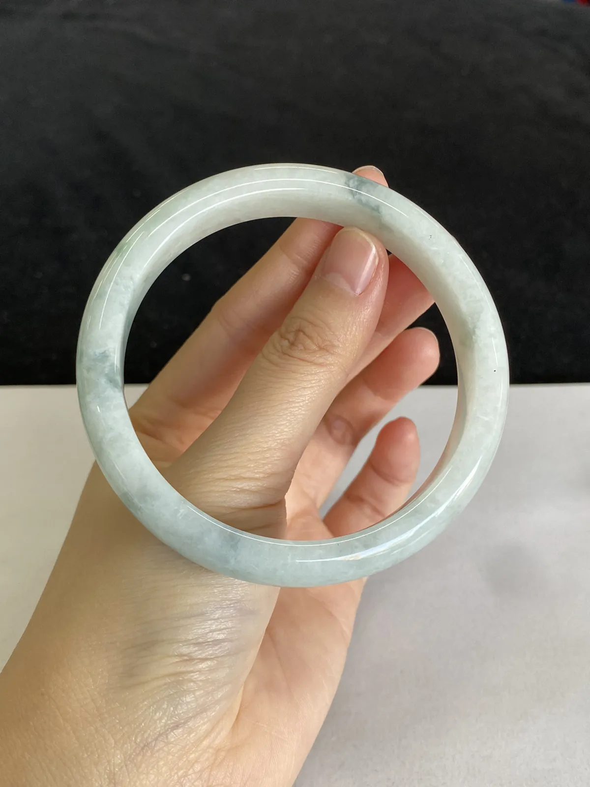 正圈61.5圈口，翡翠飘绿手镯