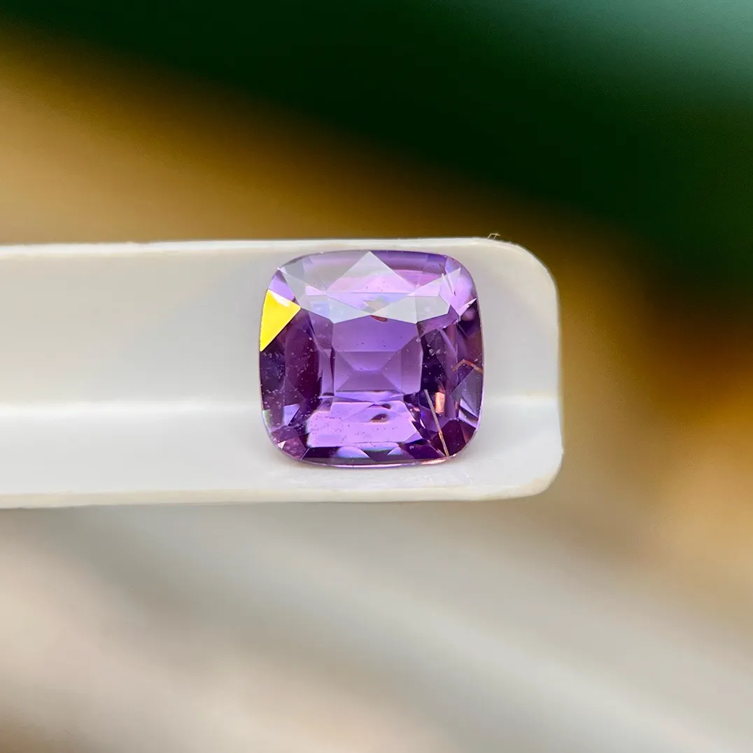 1.57克拉GRC天然无烧薰衣草紫蓝宝裸石，Lavender，6.92×6.68×3.65mm，编号