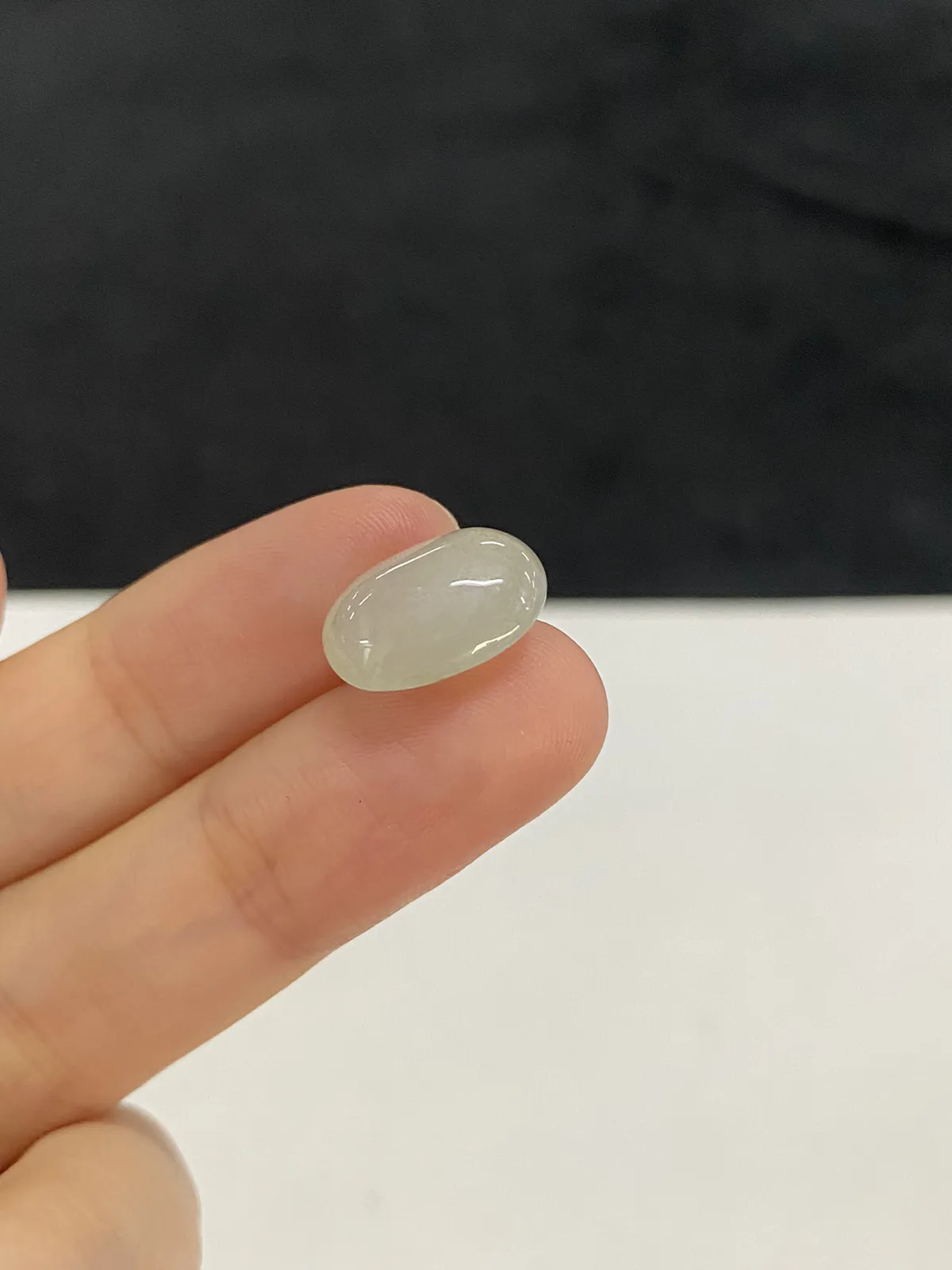 高冰玻璃种翡翠蛋面