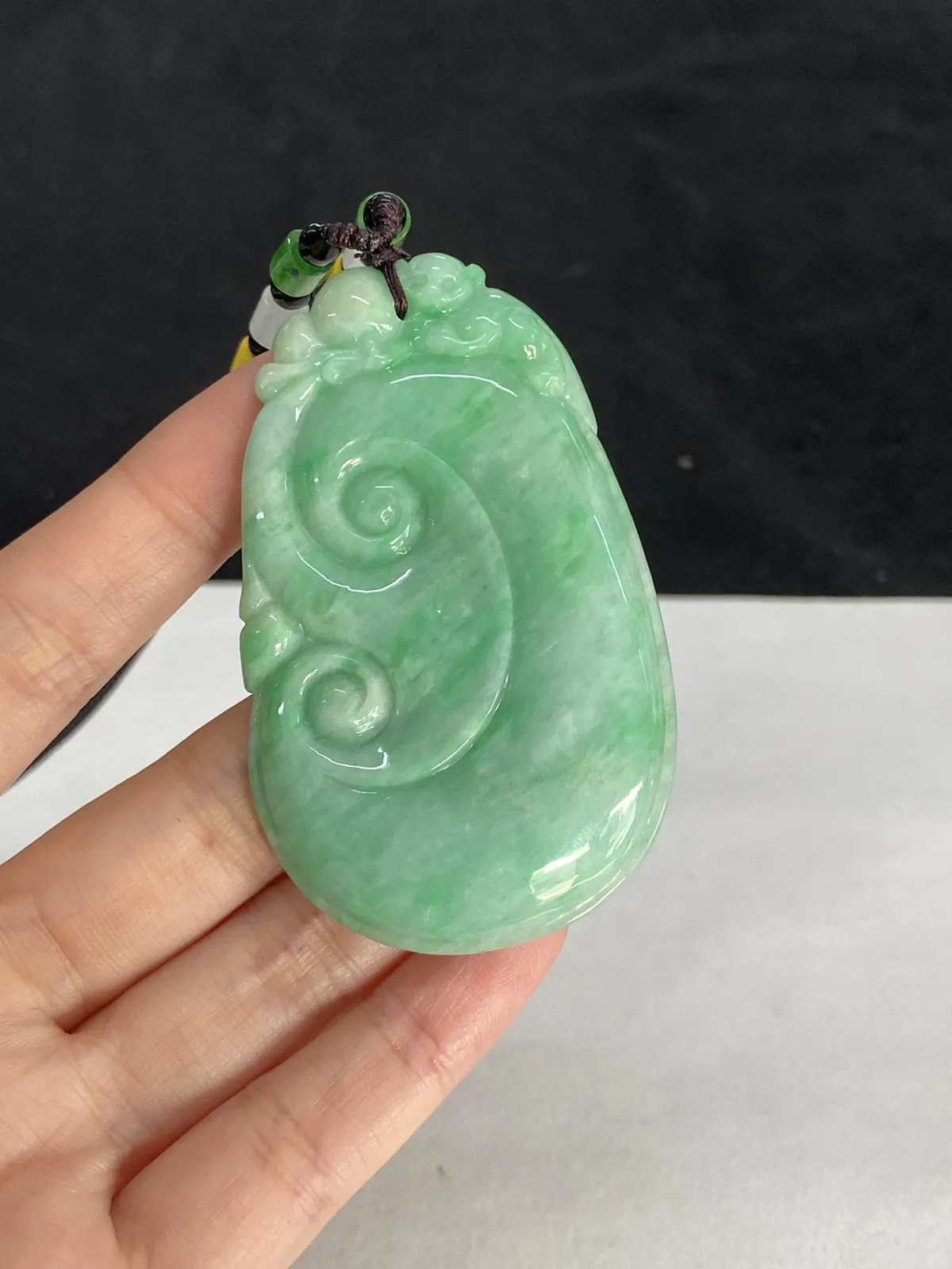 翡翠糯化种飘绿如意