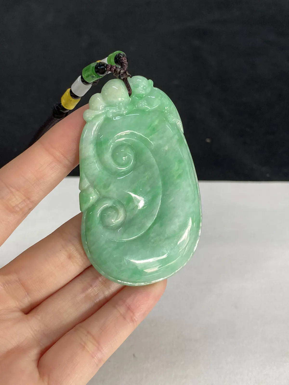 翡翠糯化种飘绿如意