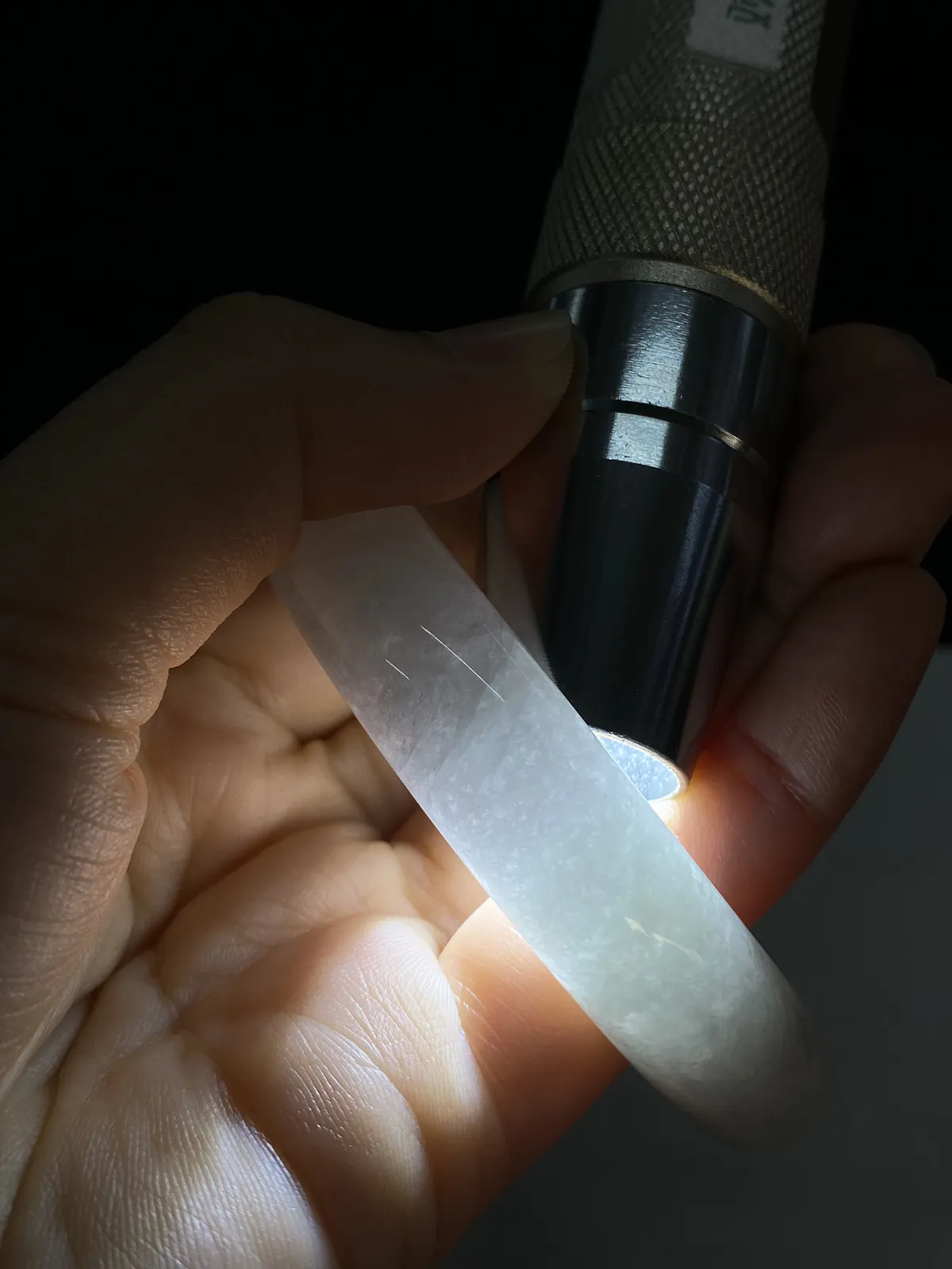 正圈56.6圈口，翡翠糯化种白色手镯