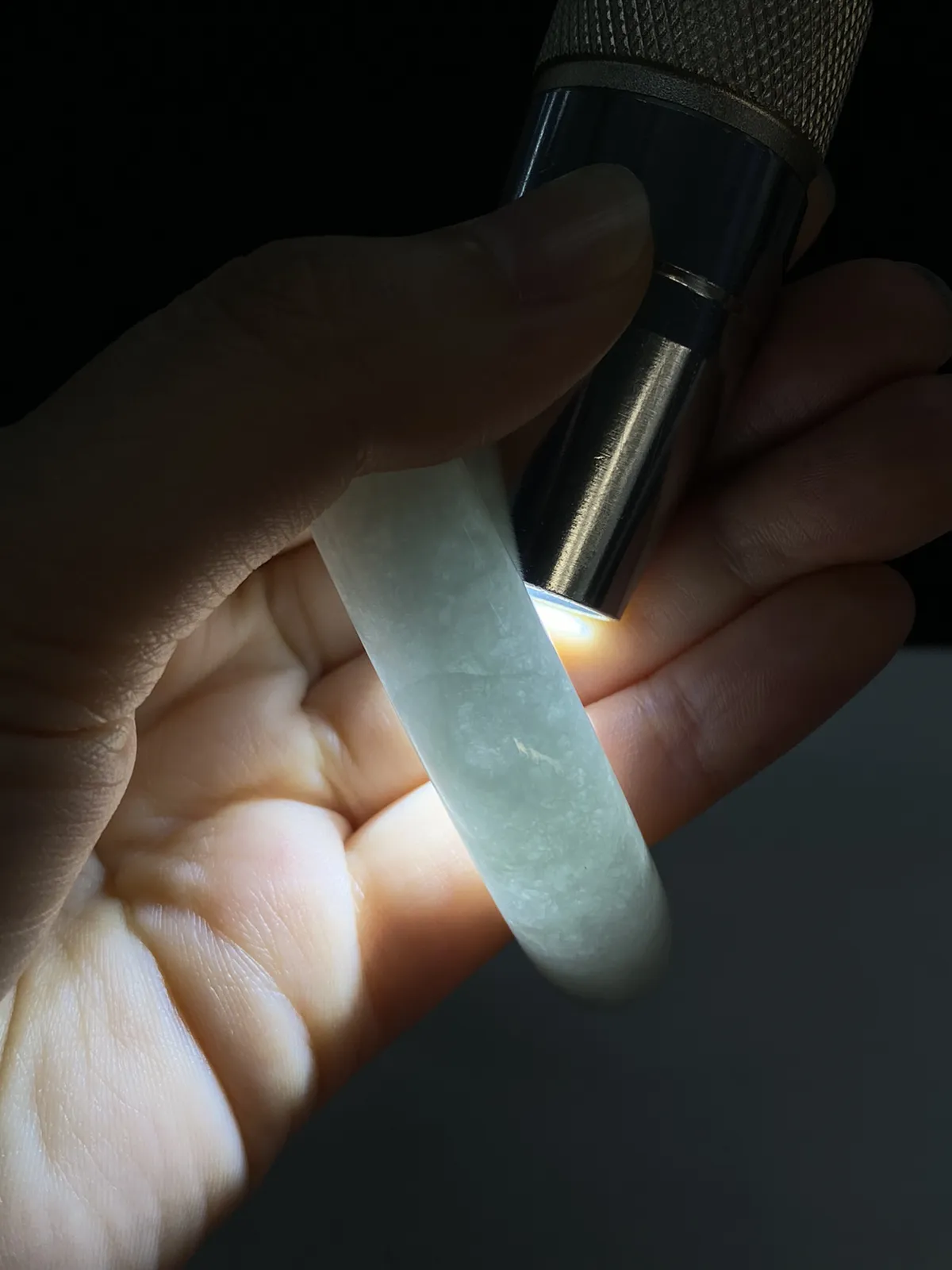 正圈56.6圈口，翡翠糯化种白色手镯