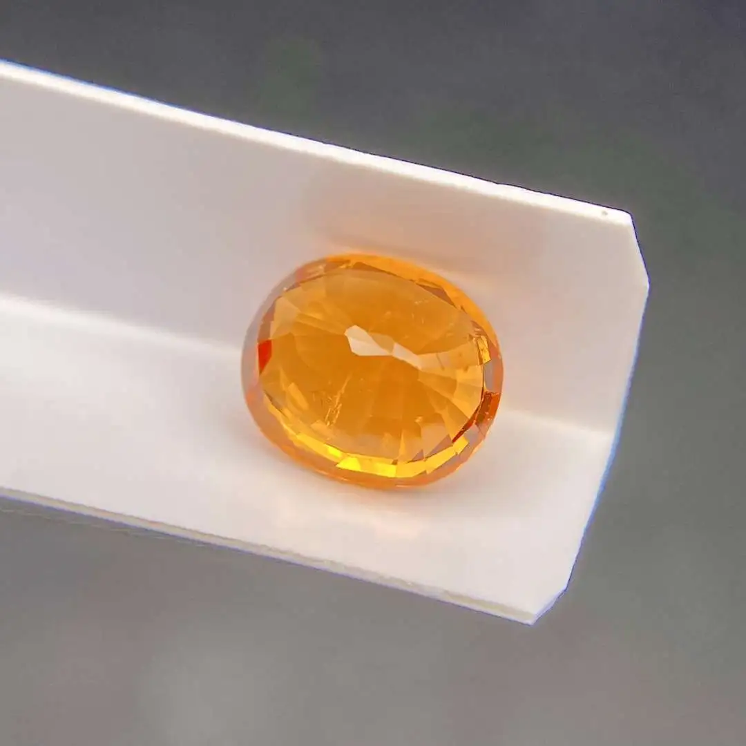 2.19克拉天然汽水色芬达石榴石戒面裸石，颜色美，火彩好，尺寸：7.4*6.4*4.4