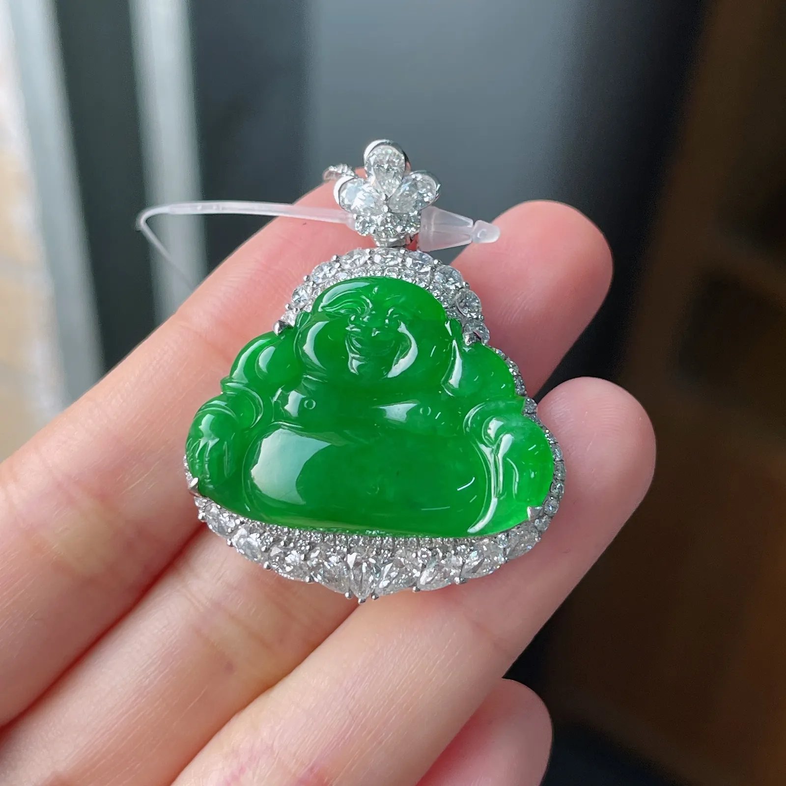 翡翠冰糯种绿色吊坠，印记：G750,伴钻石