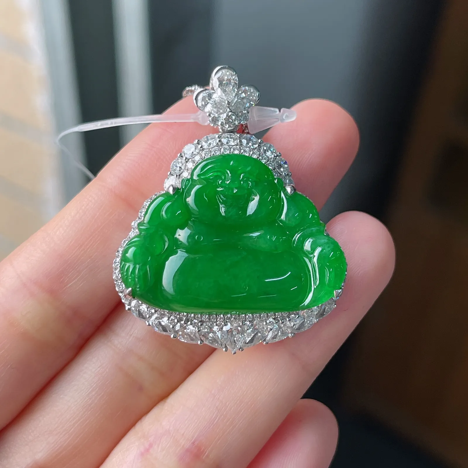 翡翠冰糯种绿色吊坠，印记：G750,伴钻石